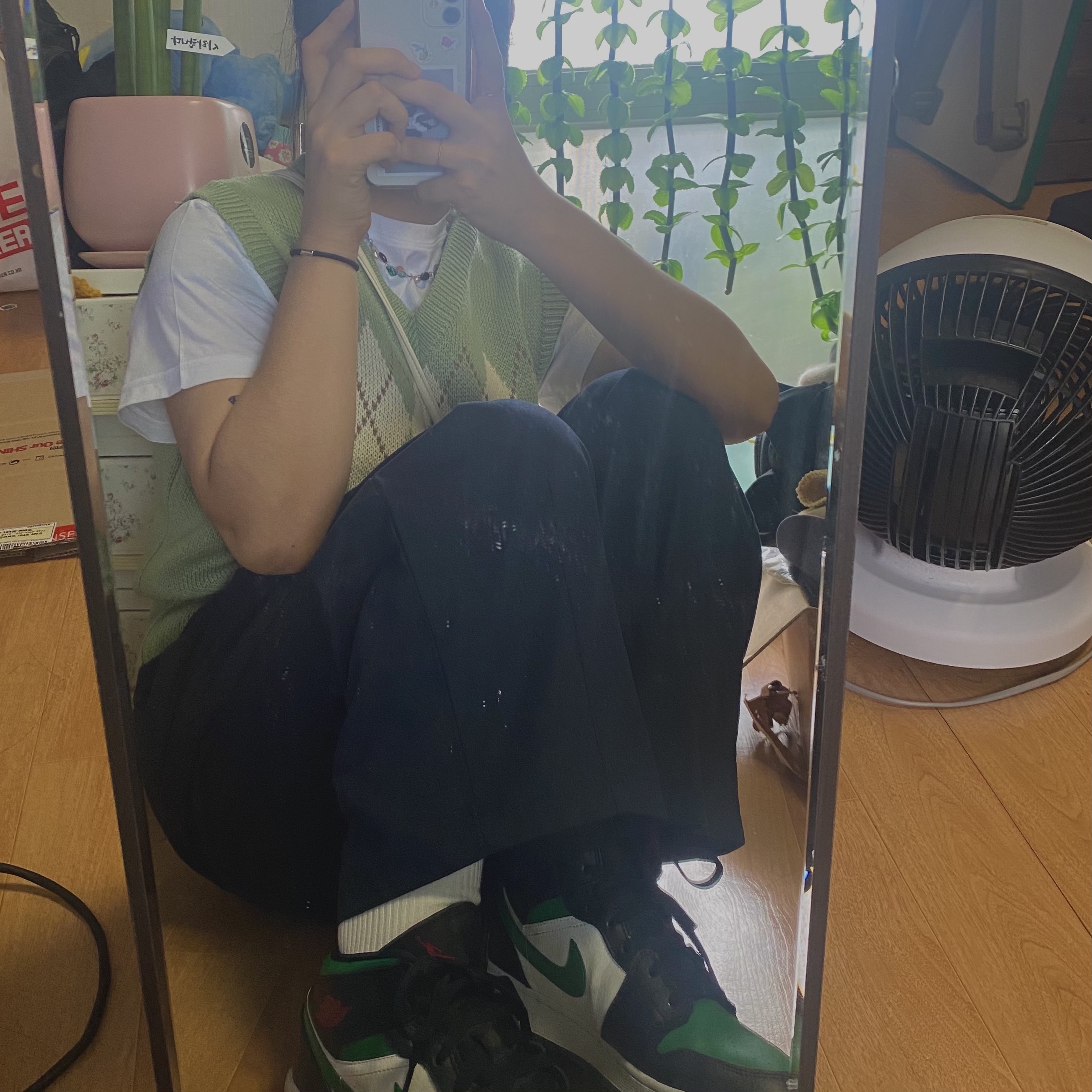 (GS) Jordan 1 Mid Black Pine Green 착용 스타일 - 1