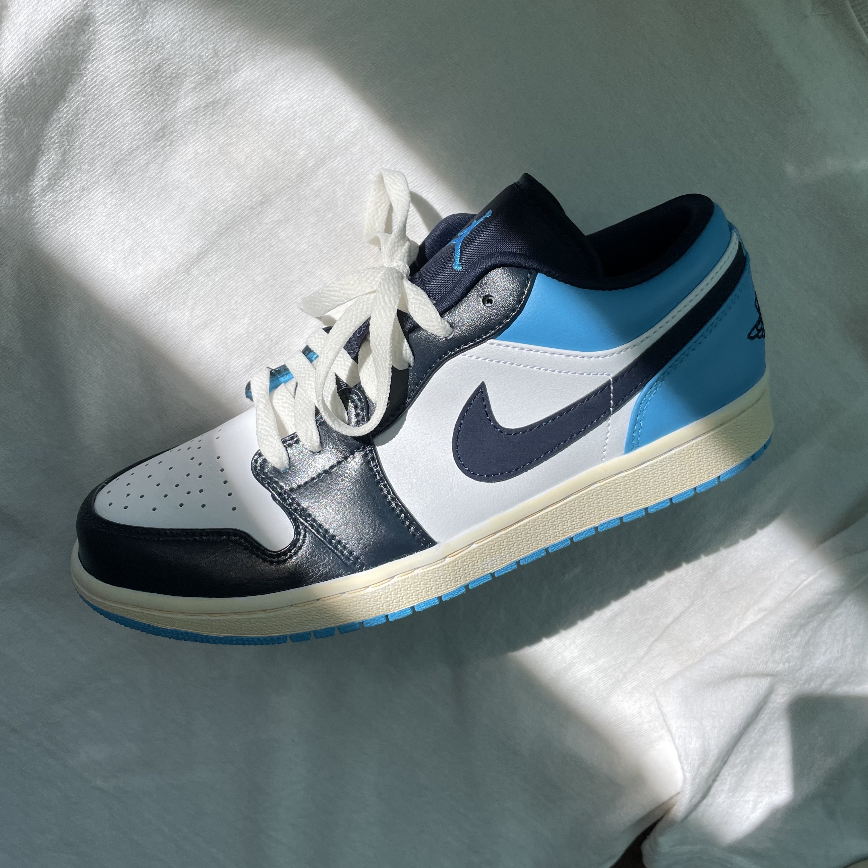Jordan 1 Low Dark Powder Blue, (GS) Jordan 1 Low Dark Powder Blue 착용 스타일 - 1