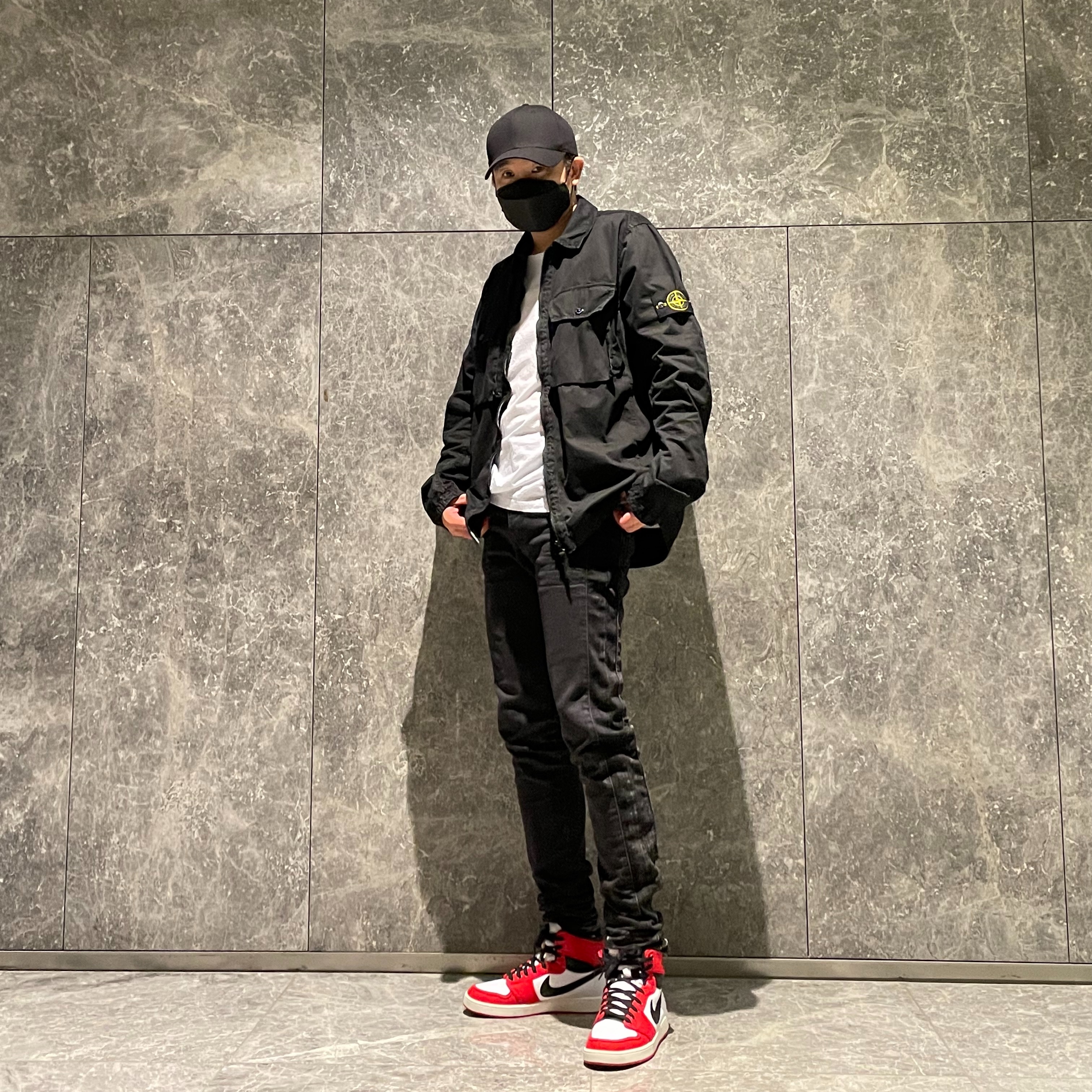 Jordan 1 KO Chicago 2021, Stone Island 113WN T.CO+OLD Overshirt Black - 21FW 착용 스타일 - 4