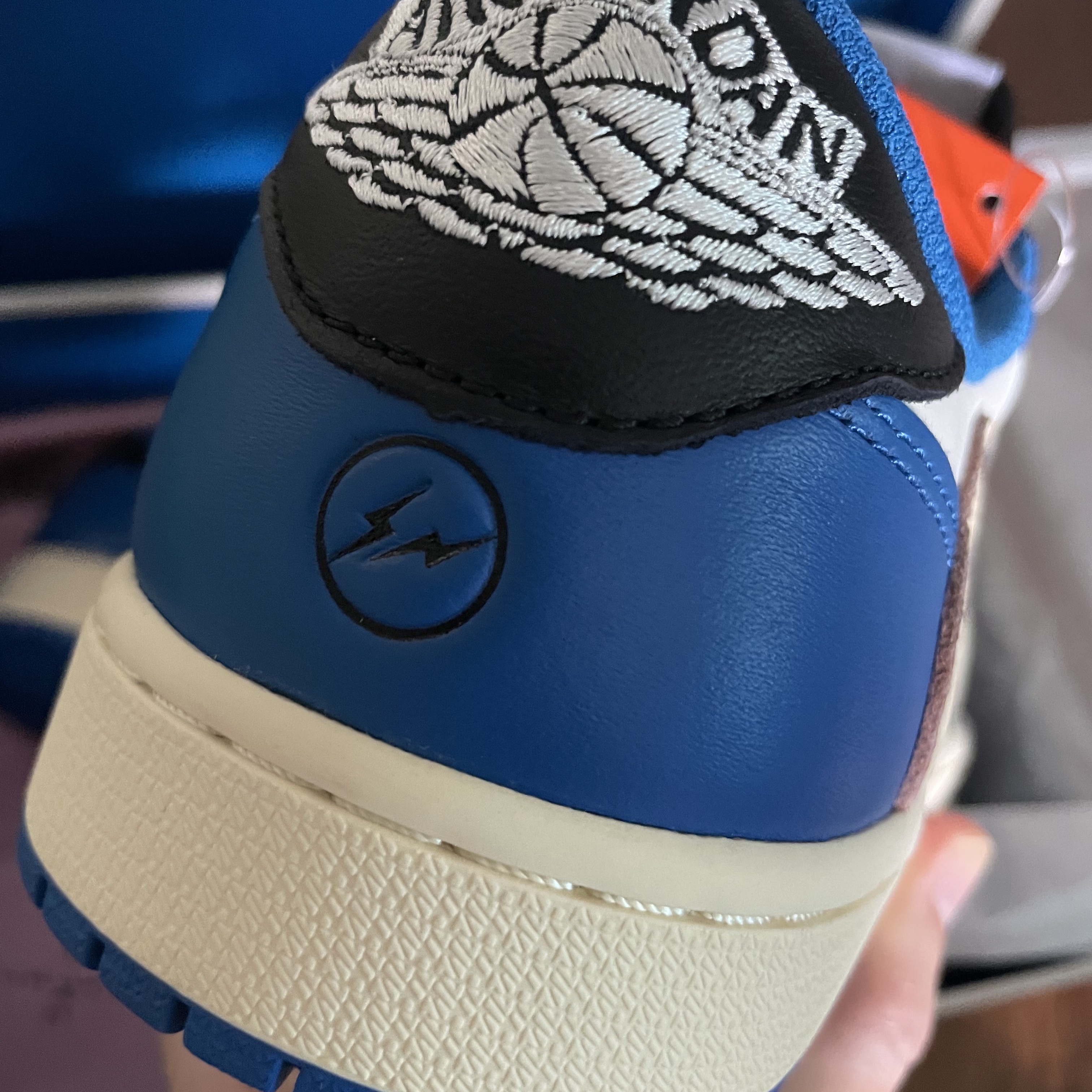 Jordan 1 x Travis Scott x Fragment Retro Low OG SP Military Blue 착용 스타일