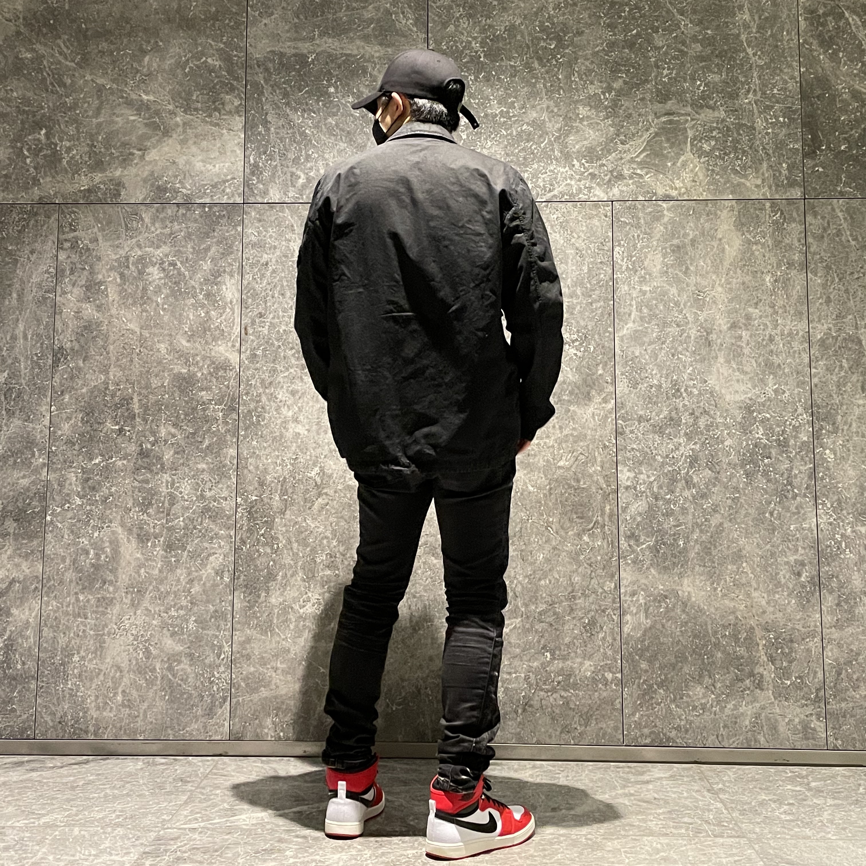 Jordan 1 KO Chicago 2021, Stone Island 113WN T.CO+OLD Overshirt Black - 21FW 착용 스타일 - 5