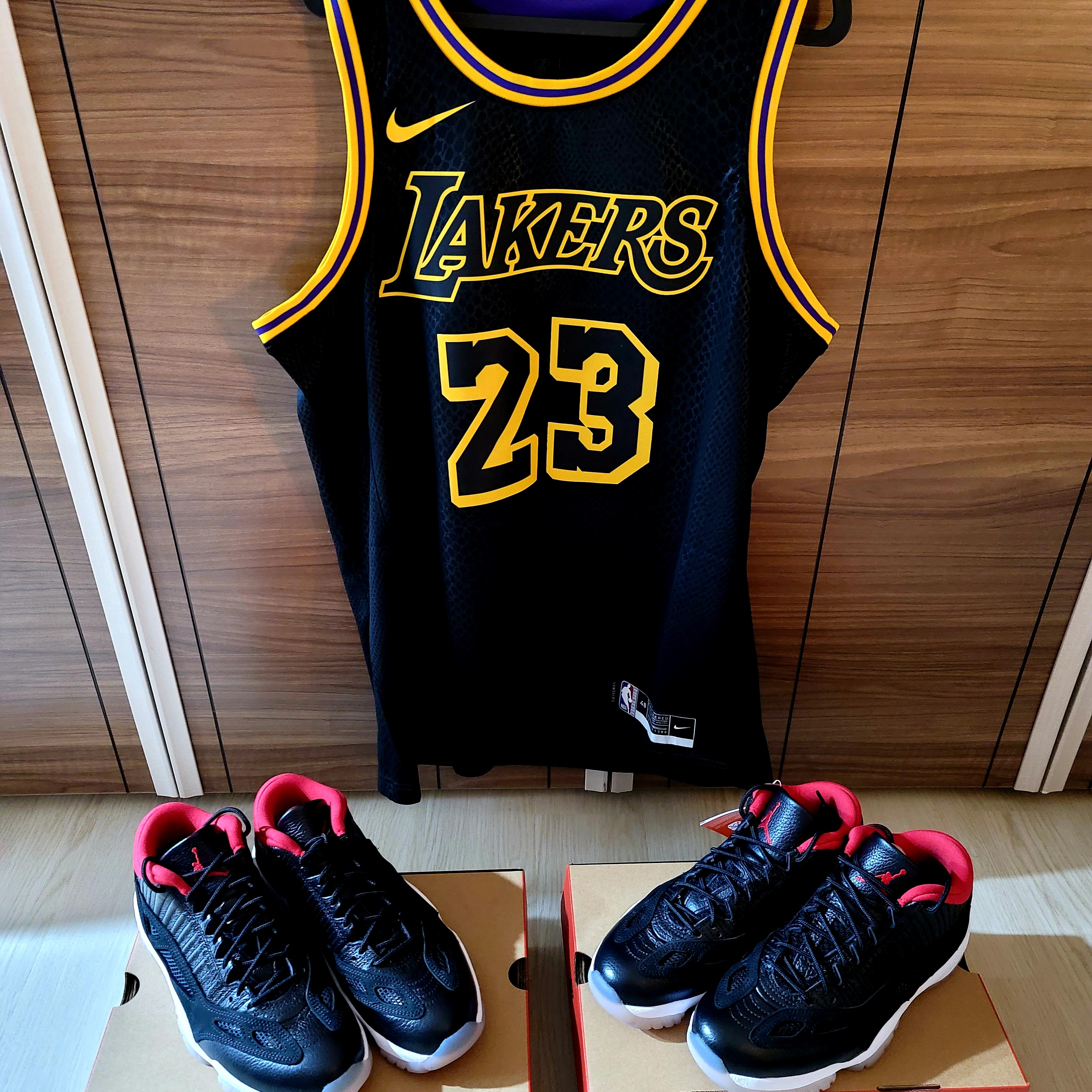 Jordan 11 Retro Low IE Bred 2021 착용 스타일