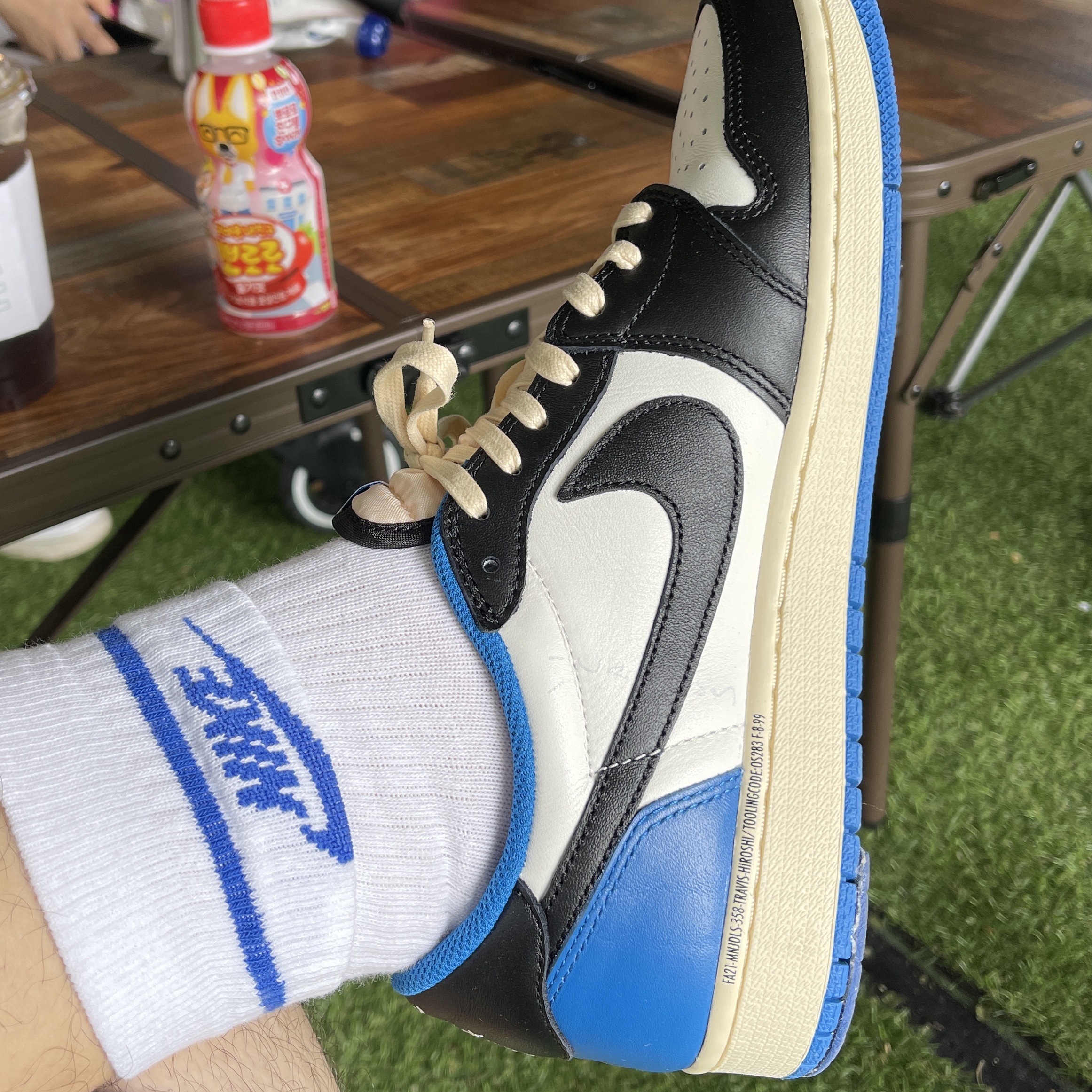 Jordan 1 x Travis Scott x Fragment Retro Low OG SP Military Blue 착용 스타일