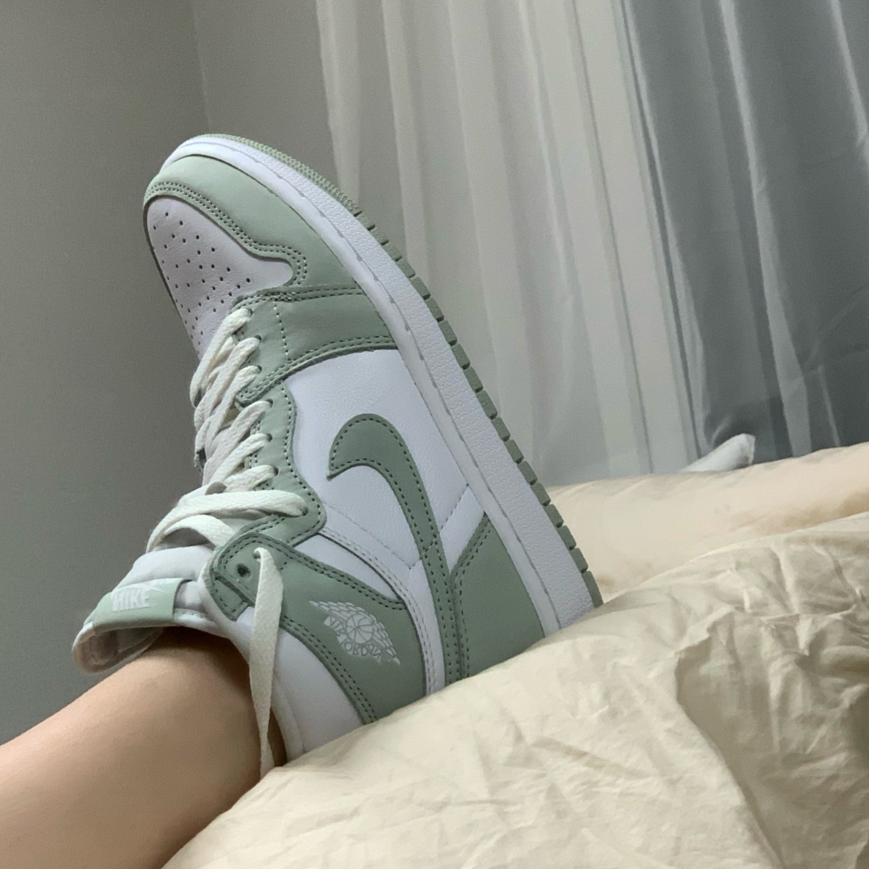 (W) Jordan 1 Retro High OG Seafoam 착용 스타일 - 3