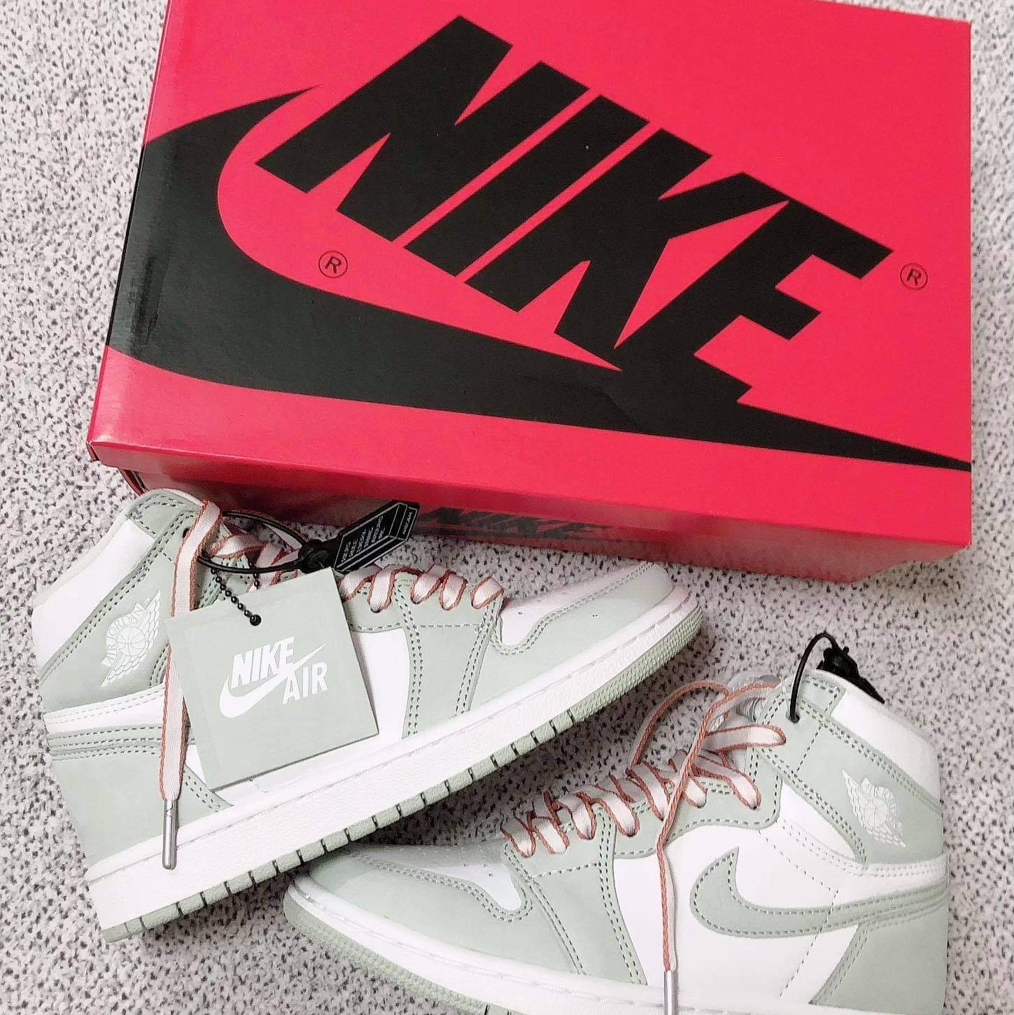 (W) Jordan 1 Retro High OG Seafoam 착용 스타일 - 2