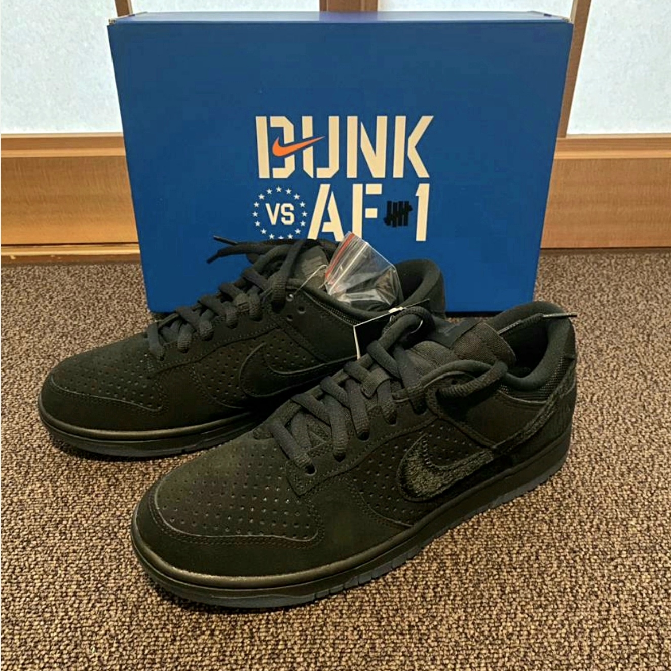 Nike x Undefeated Dunk Low SP 5 On It Black 착용 스타일