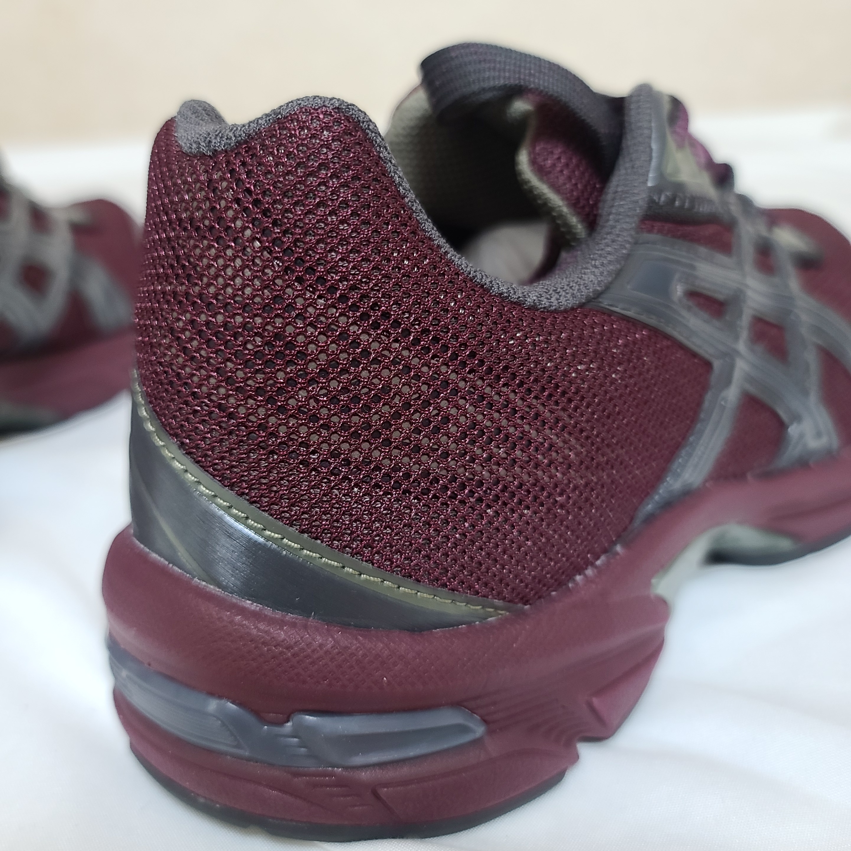 Asics UB2-S Gel-1130 Deep Mars 착용 스타일 - 3