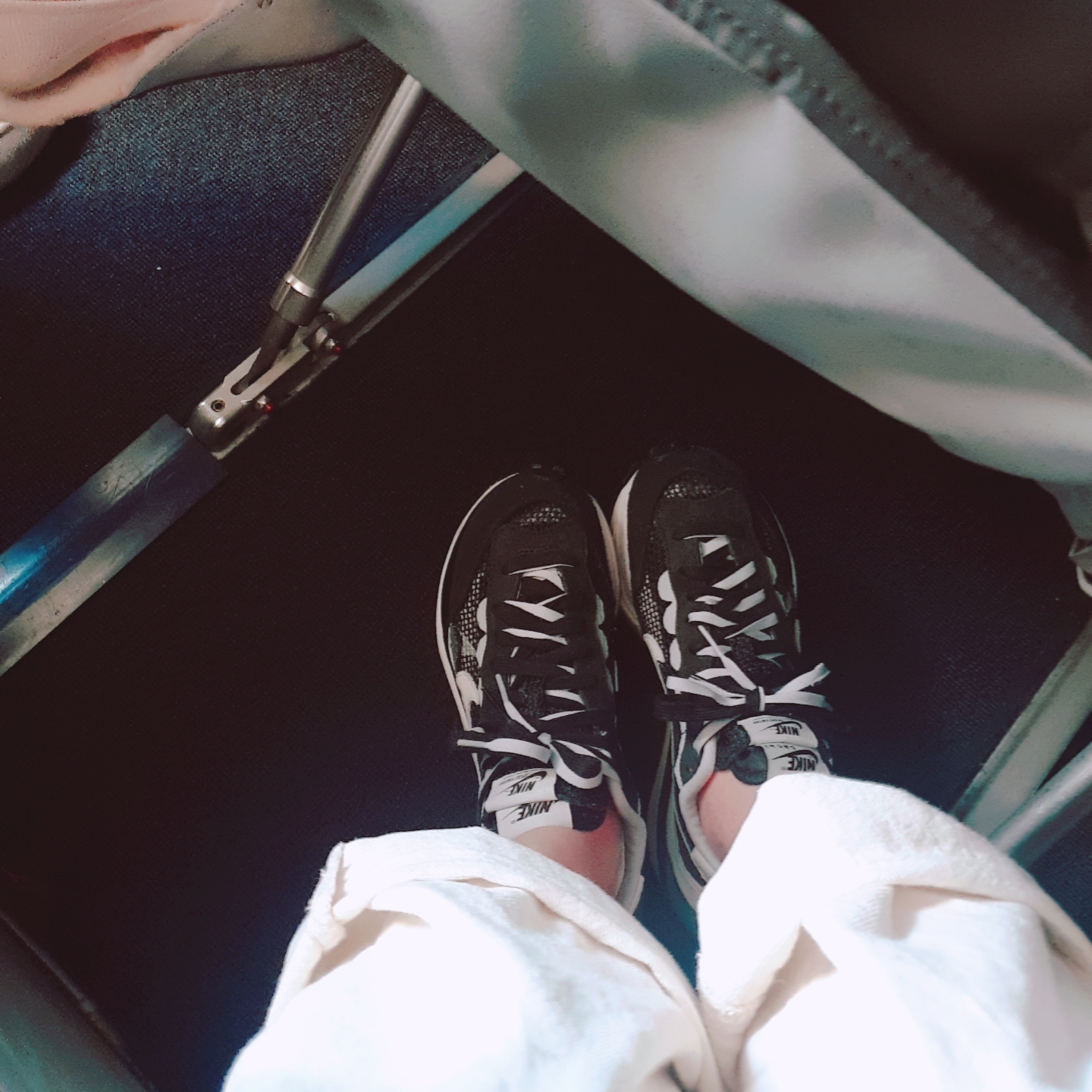 Nike x Sacai VaporWaffle Black White 착용 스타일 - 3