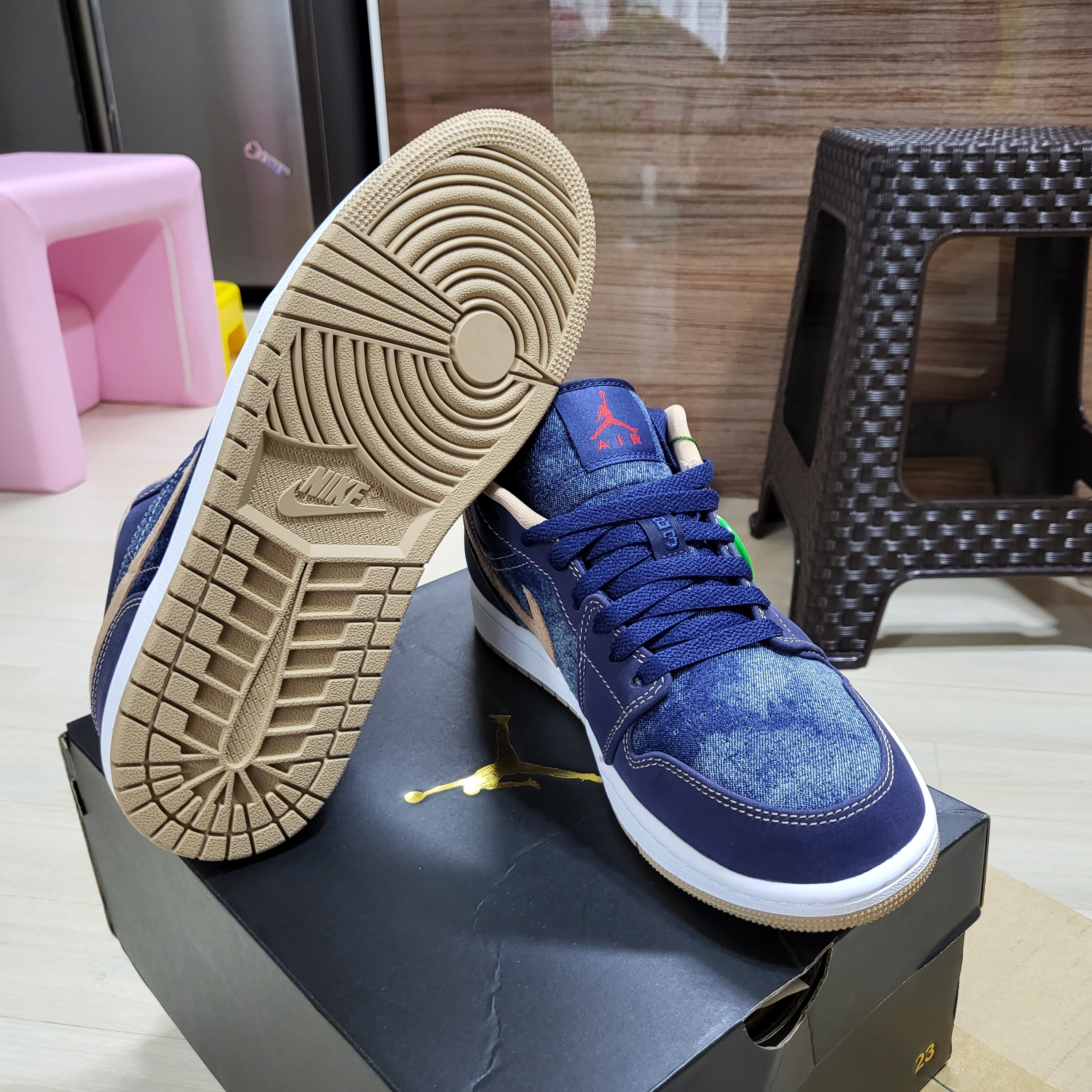 Jordan 1 Low SE Denim 착용 스타일 - 1