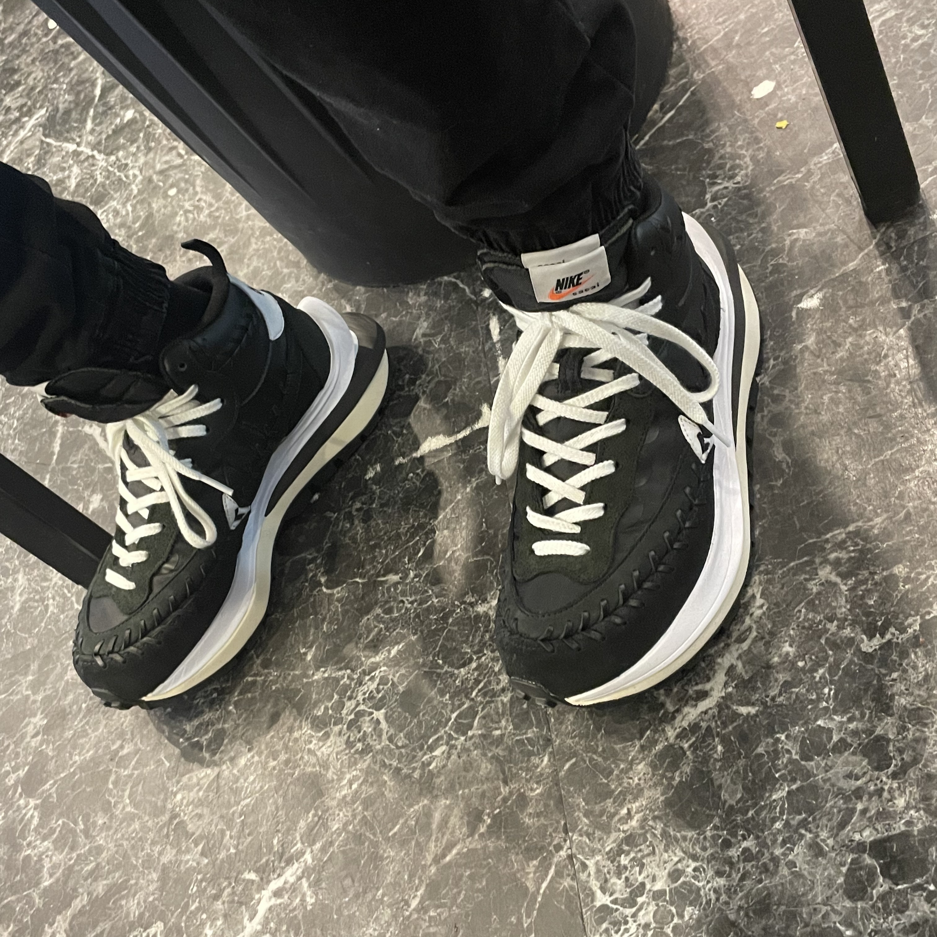 Nike x Sacai x Jean Paul Gaultier VaporWaffle Black White 착용 스타일