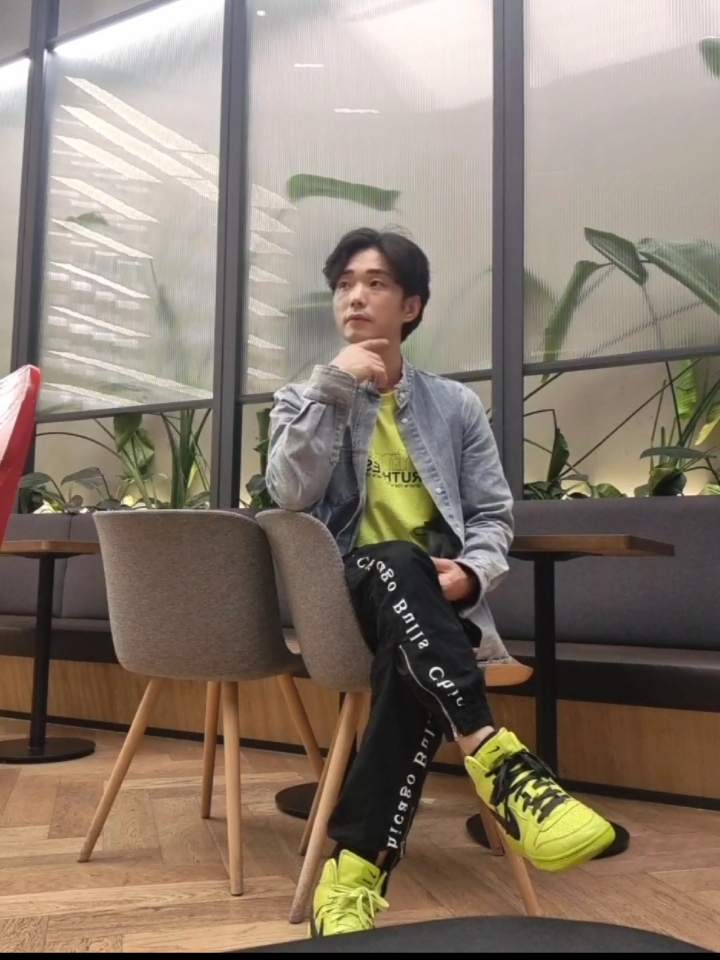 Nike x Ambush Dunk High Flash Lime 착용 스타일 - 3
