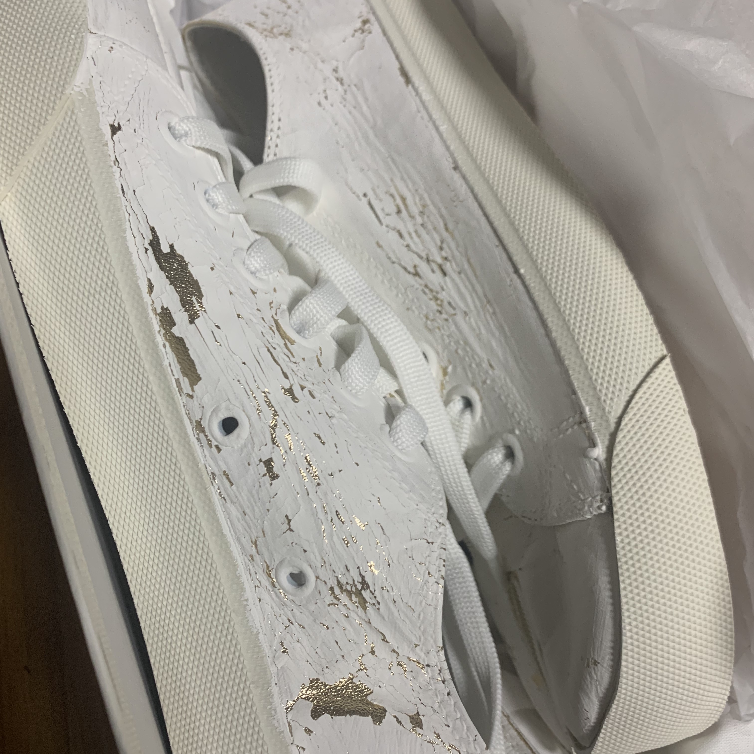 (W) Maison Margiela Tabi Low Cracked Paint White Gold 착용 스타일