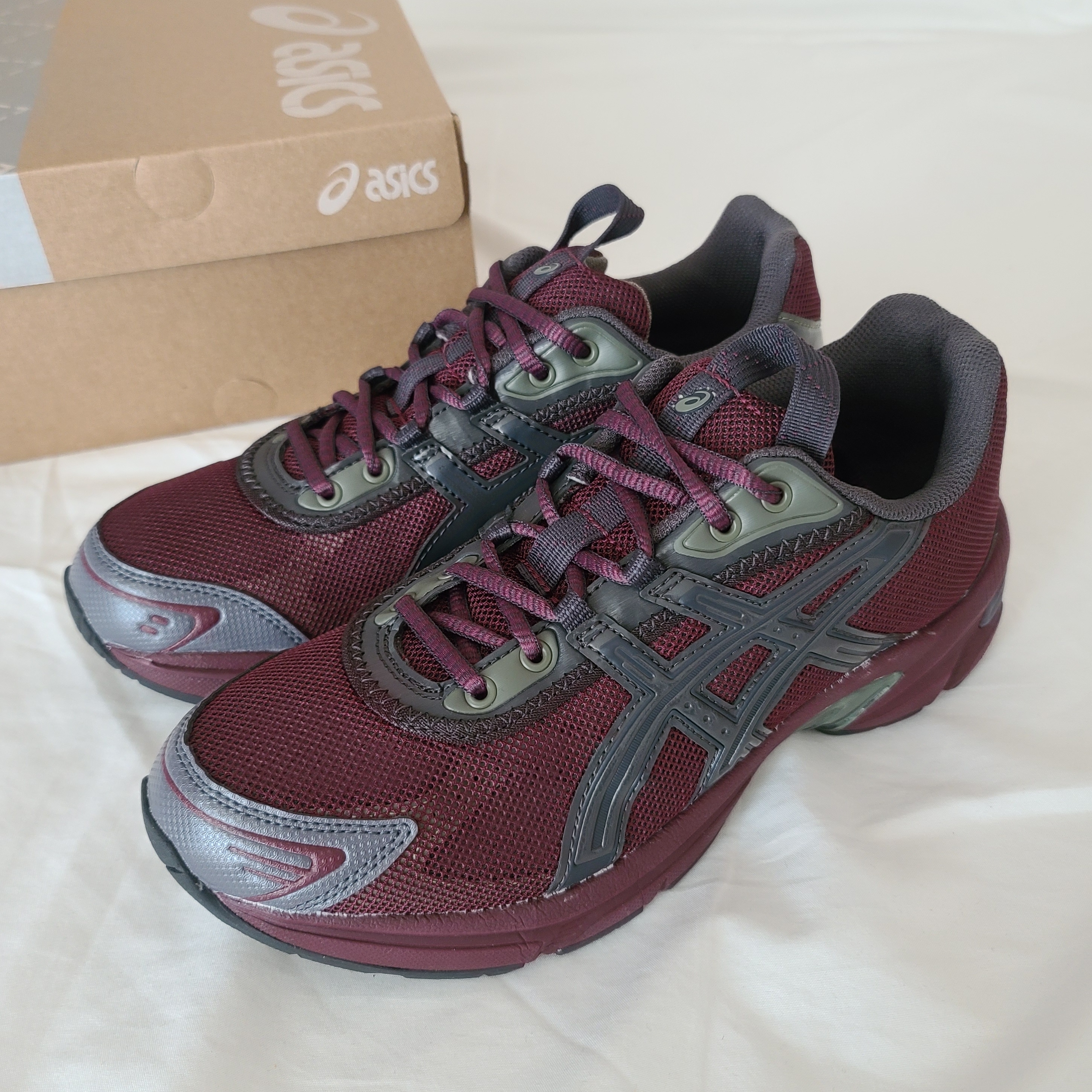 Asics UB2-S Gel-1130 Deep Mars 착용 스타일 - 1