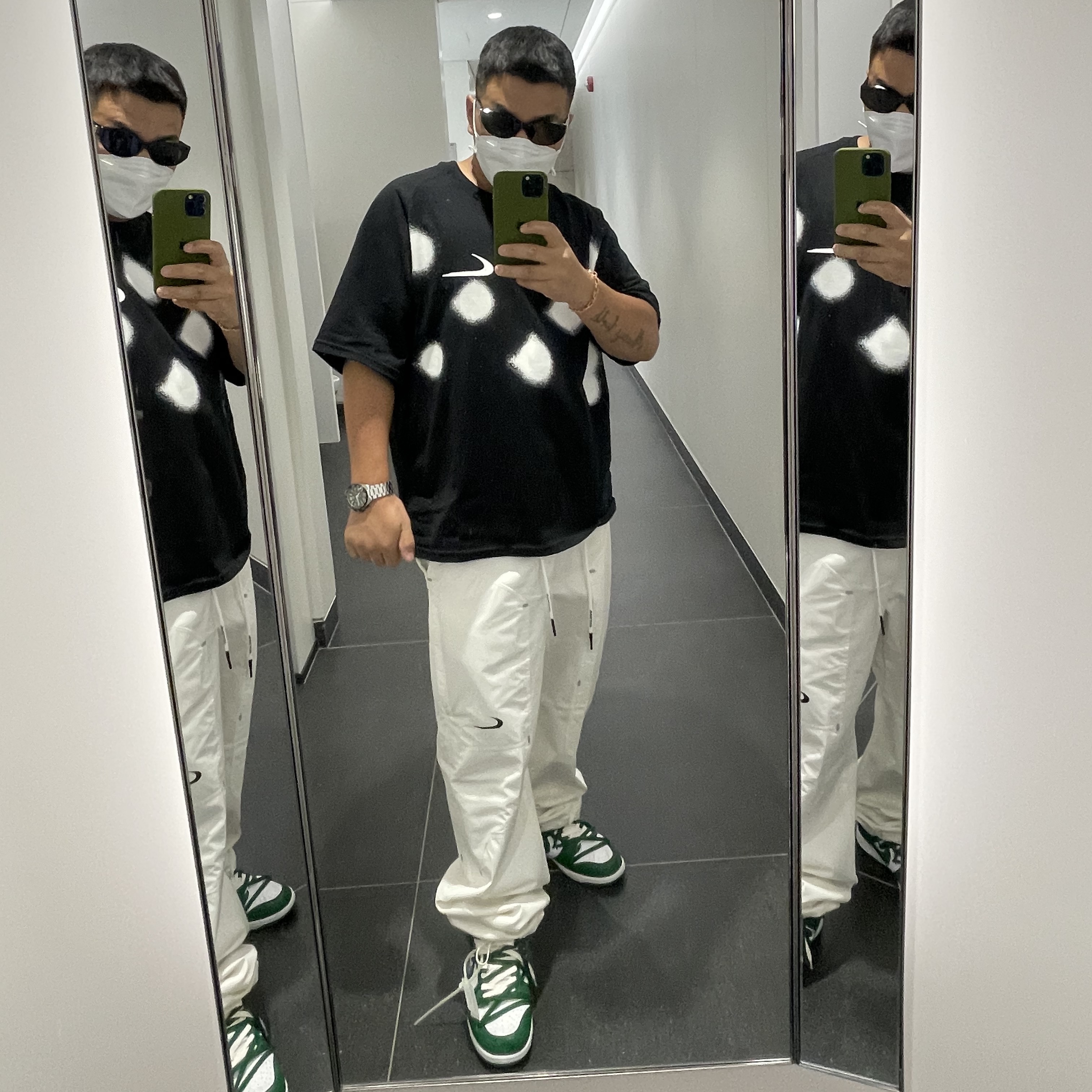 Nike x Off-White Dunk Low Pine Green, Nike x Off-White NRG Pants White 착용 스타일