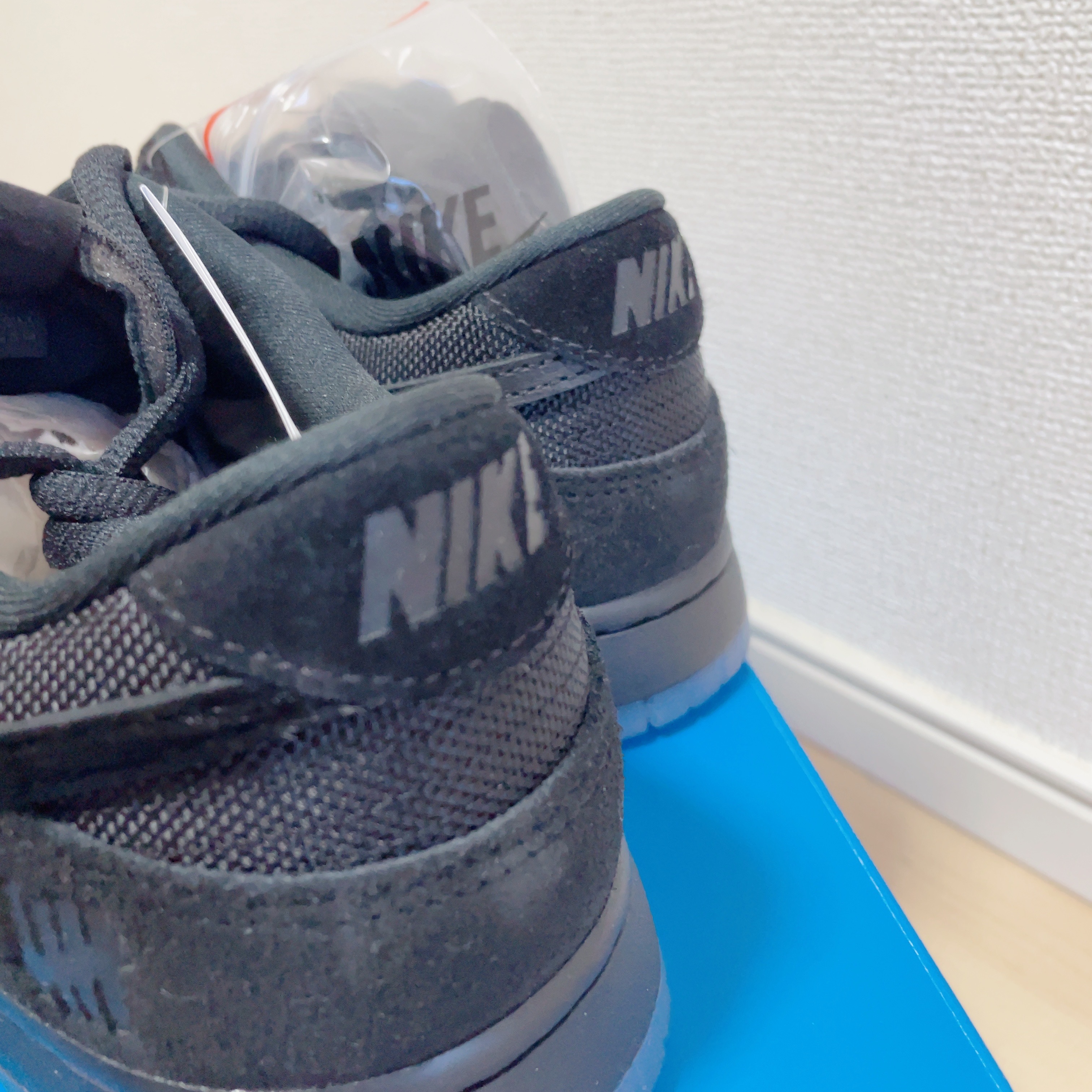 Nike x Undefeated Dunk Low SP 5 On It Black 착용 스타일 - 3