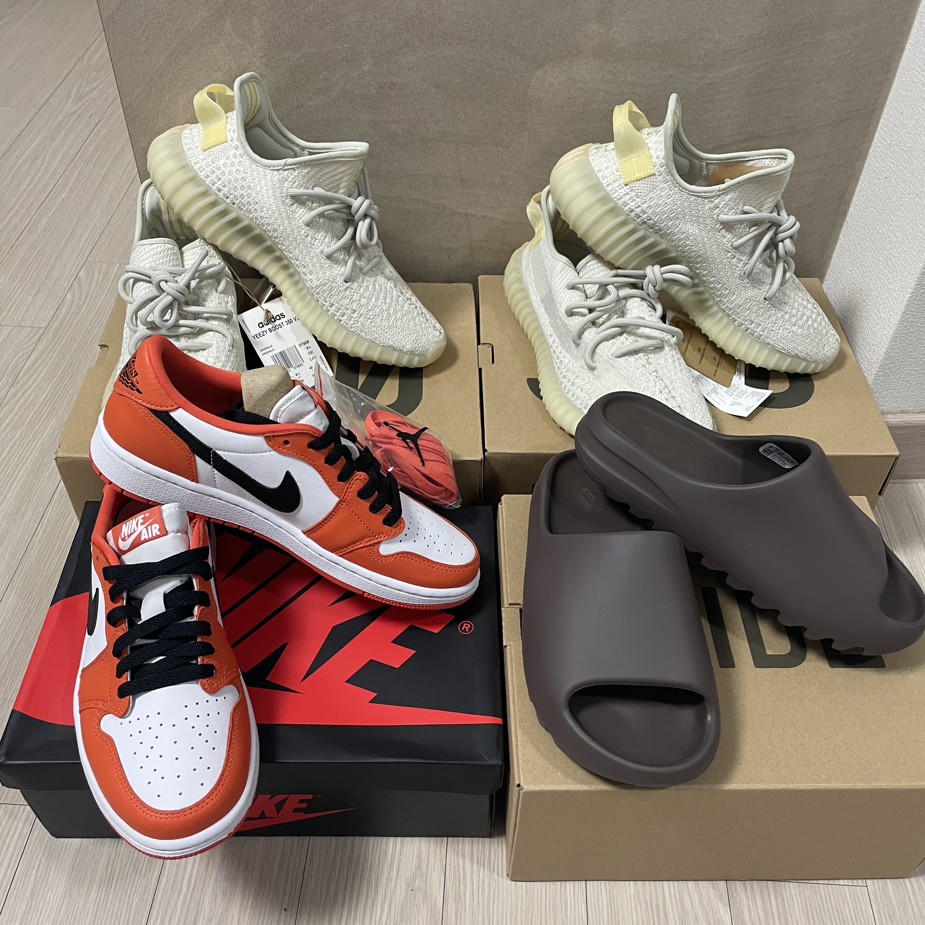 Adidas Yeezy Boost 350 V2 Light, Adidas Yeezy Slide Soot 2021 착용 스타일