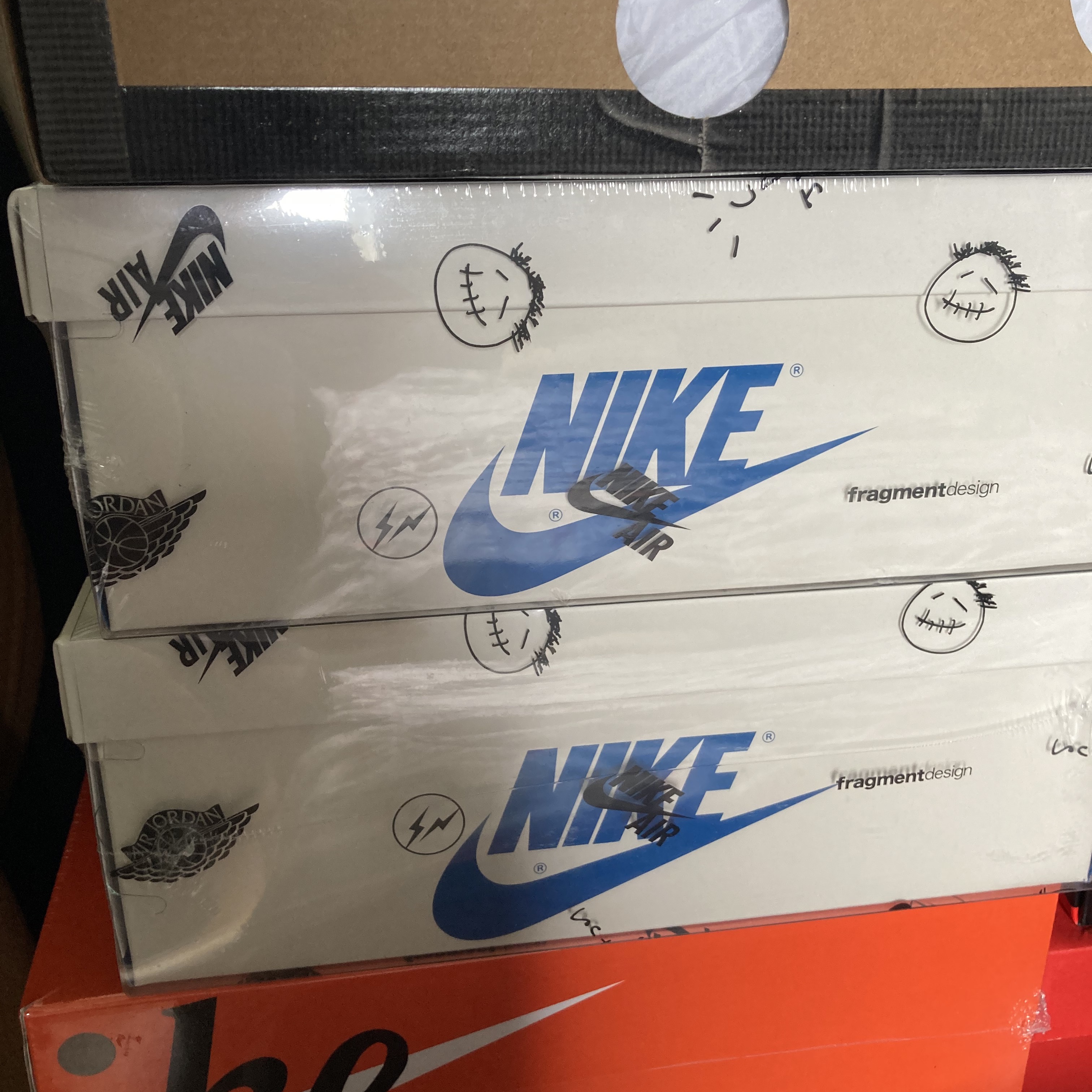 Jordan 1 x Travis Scott x Fragment Retro Low OG SP Military Blue, Nike x Sacai x Fragment LDWaffle Blackened Blue 착용 스타일