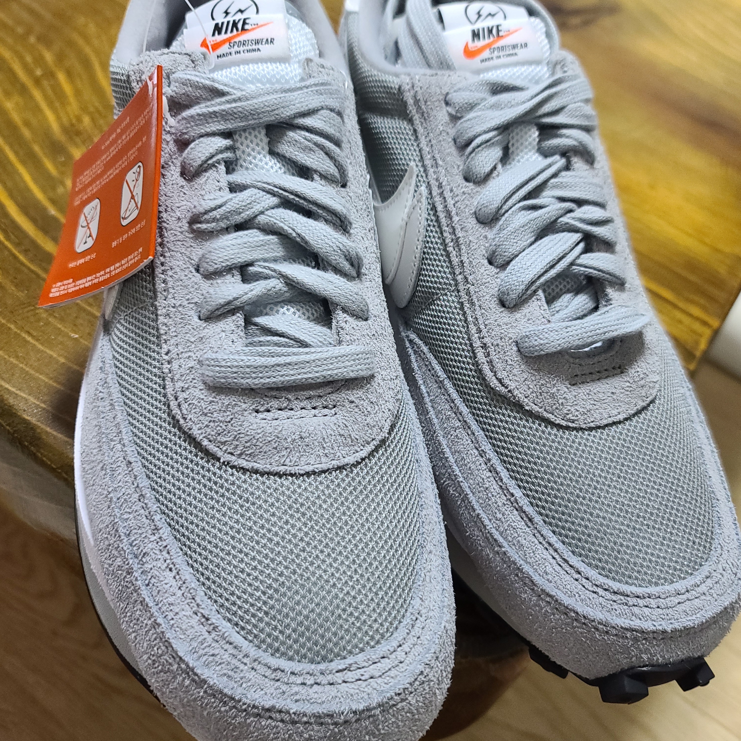 Nike x Sacai x Fragment LDWaffle Light Smoke Grey 착용 스타일 - 1