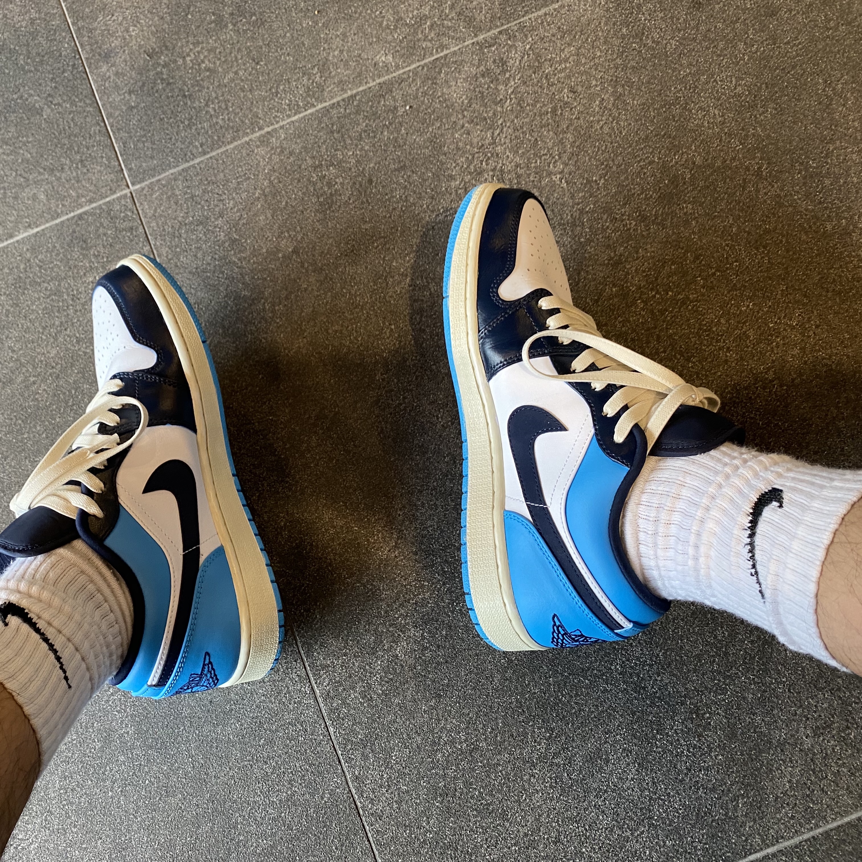 Jordan 1 Low Dark Powder Blue 착용 스타일