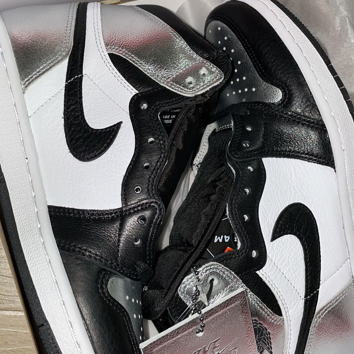(W) Jordan 1 Retro High OG Silver Toe 착용 스타일