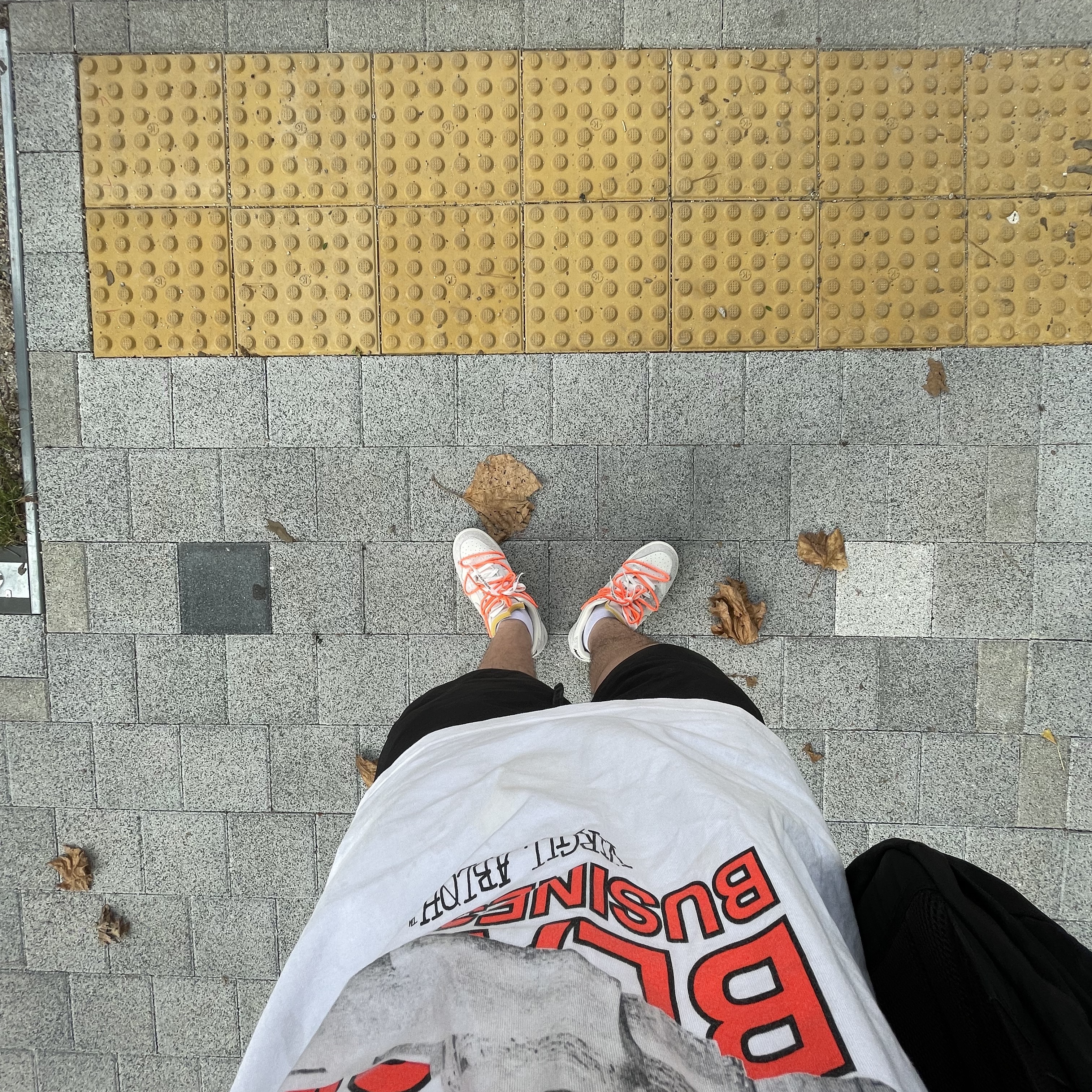 Nike x Off-White Dunk Low The 50 - Lot 11, Stussy x Off-White 40 WT T-Shirt 착용 스타일