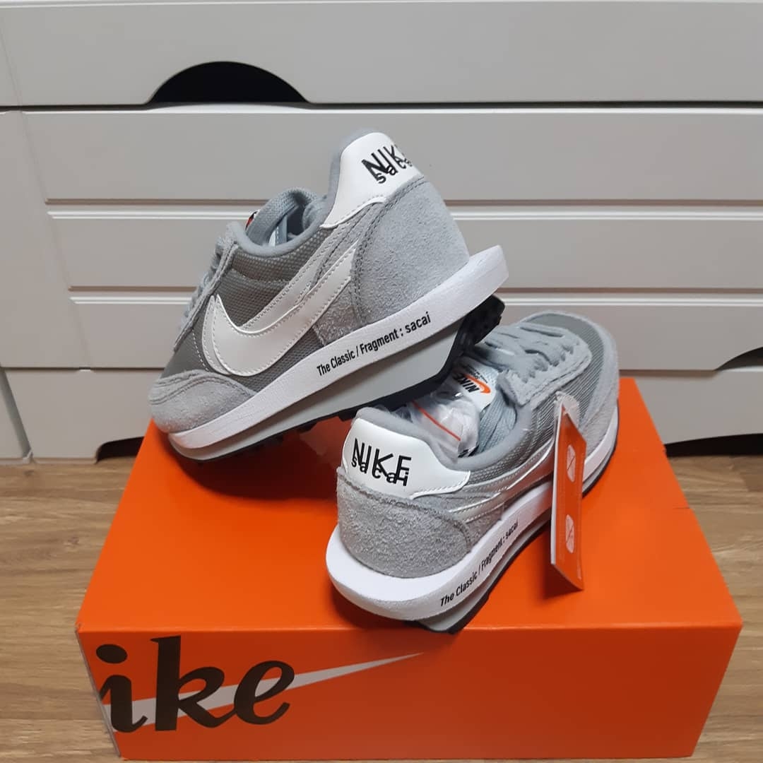 Nike x Sacai x Fragment LDWaffle Light Smoke Grey 착용 스타일 - 2