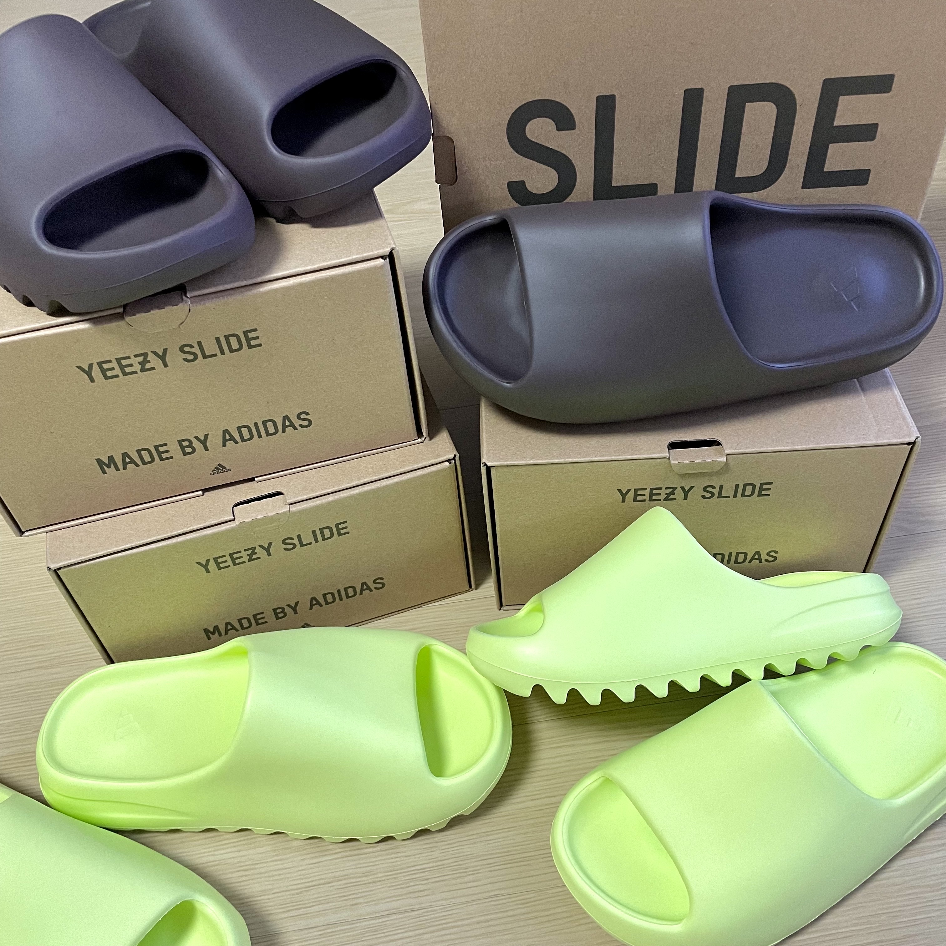 Adidas Yeezy Slide Glow Green, Adidas Yeezy Slide Soot 2021 착용 스타일 - 1