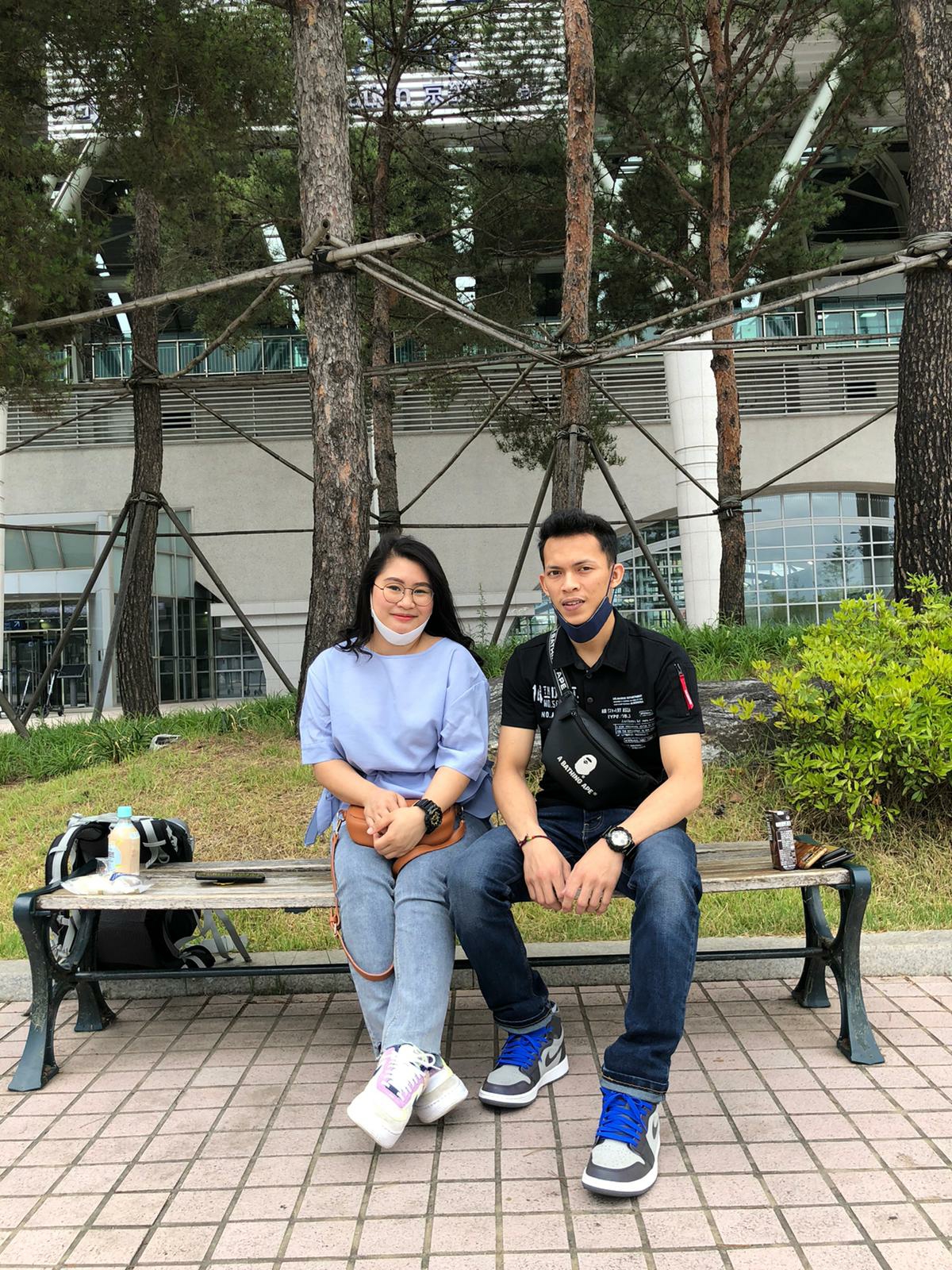 Jordan 1 x League of Legends Zoom Air CMFT Esports, (W) Nike Air Force 1 Shadow Photon Dust Royal Pulse 착용 스타일