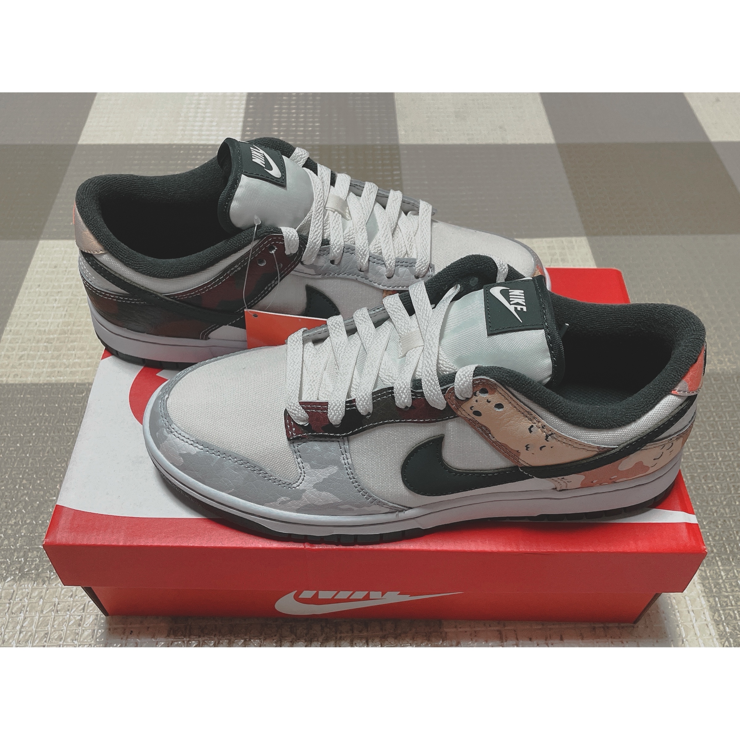 Nike Dunk Low SE Sail Multi Camo 착용 스타일