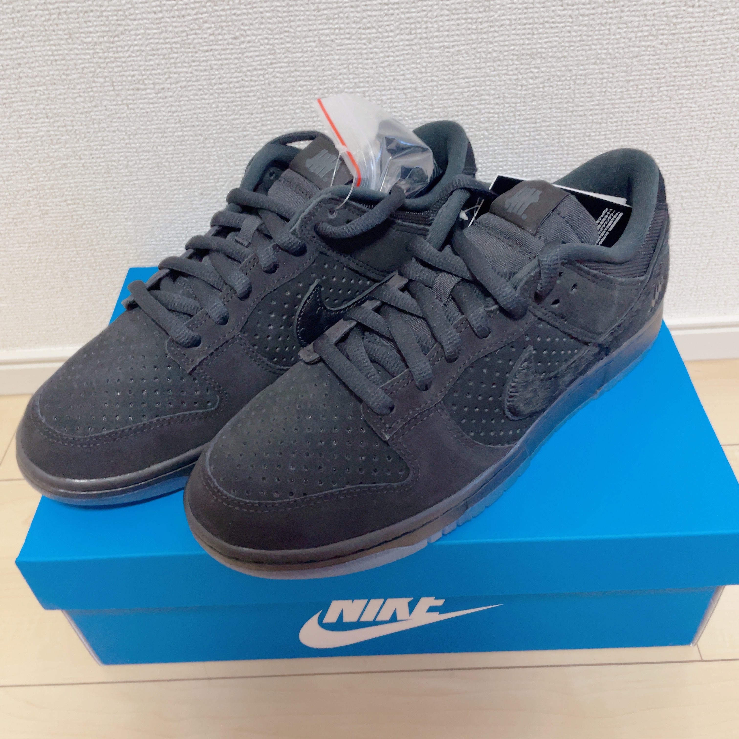 Nike x Undefeated Dunk Low SP 5 On It Black 착용 스타일 - 1