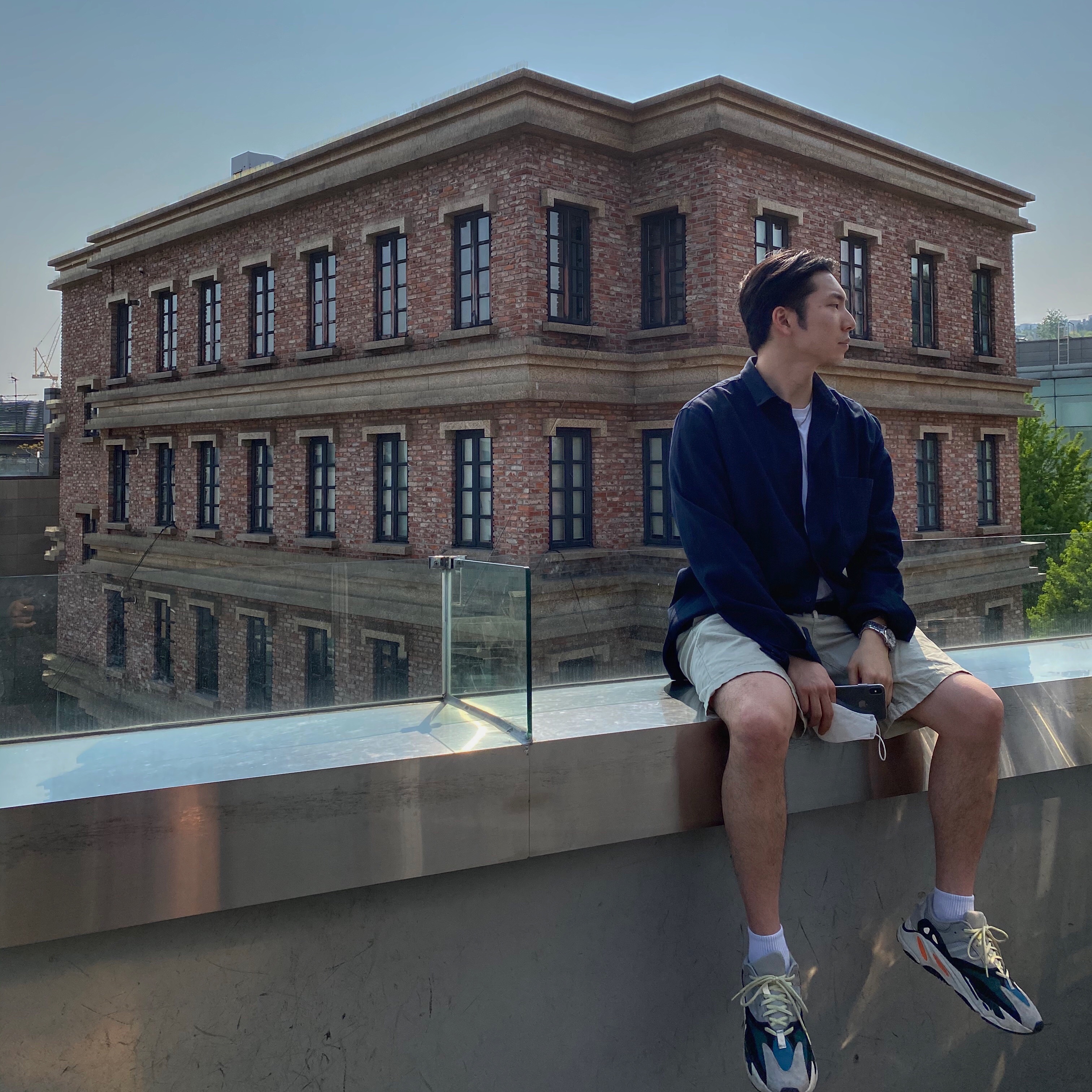 Adidas Yeezy Boost 700 Wave Runner Solid Grey 2017/2019 착용 스타일 - 1