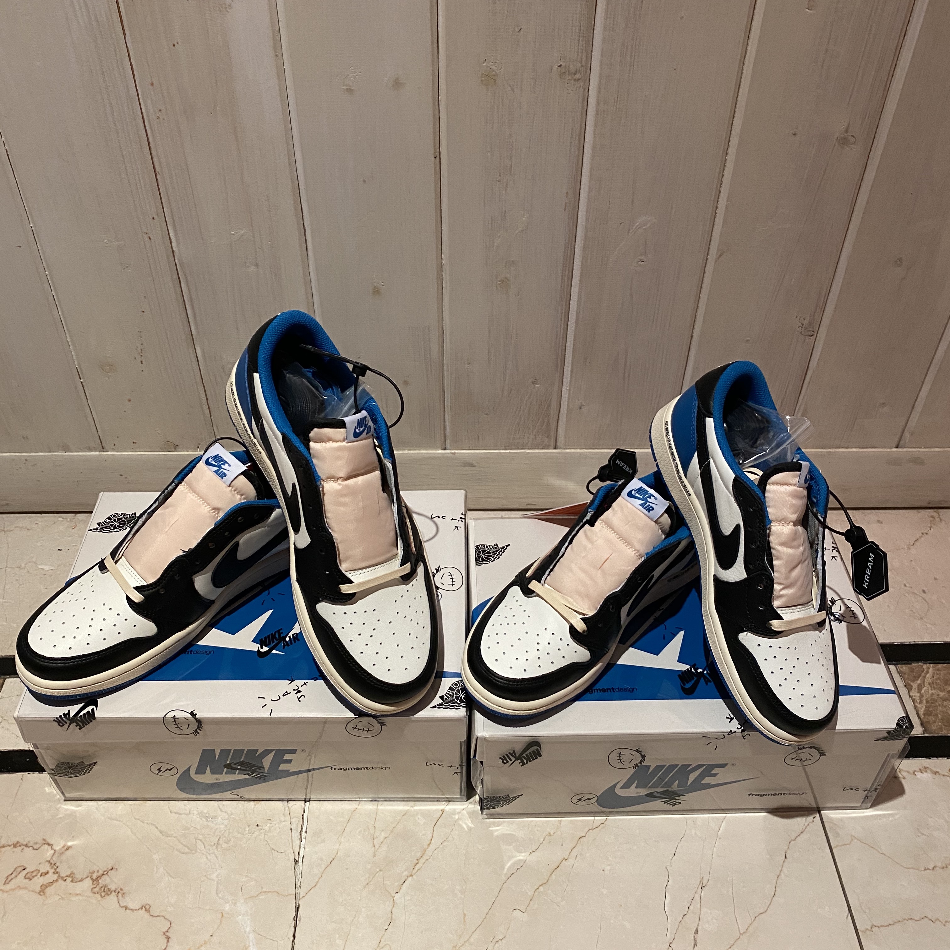 Jordan 1 x Travis Scott x Fragment Retro Low OG SP Military Blue 착용 스타일 - 1