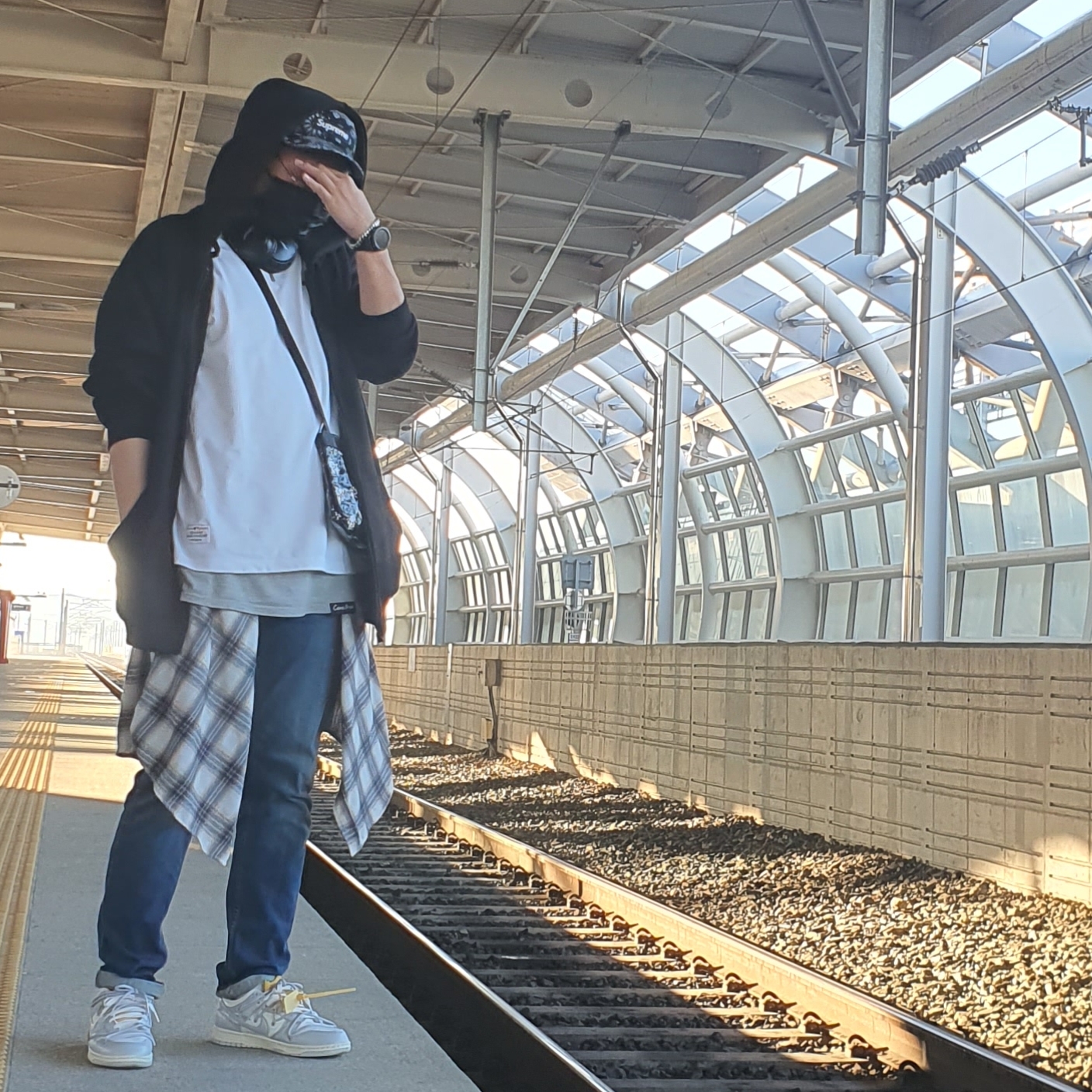 Supreme Bandana Camp Cap Black - 21SS, Supreme Bandana Tarp Side Bag Black - 21SS 착용 스타일