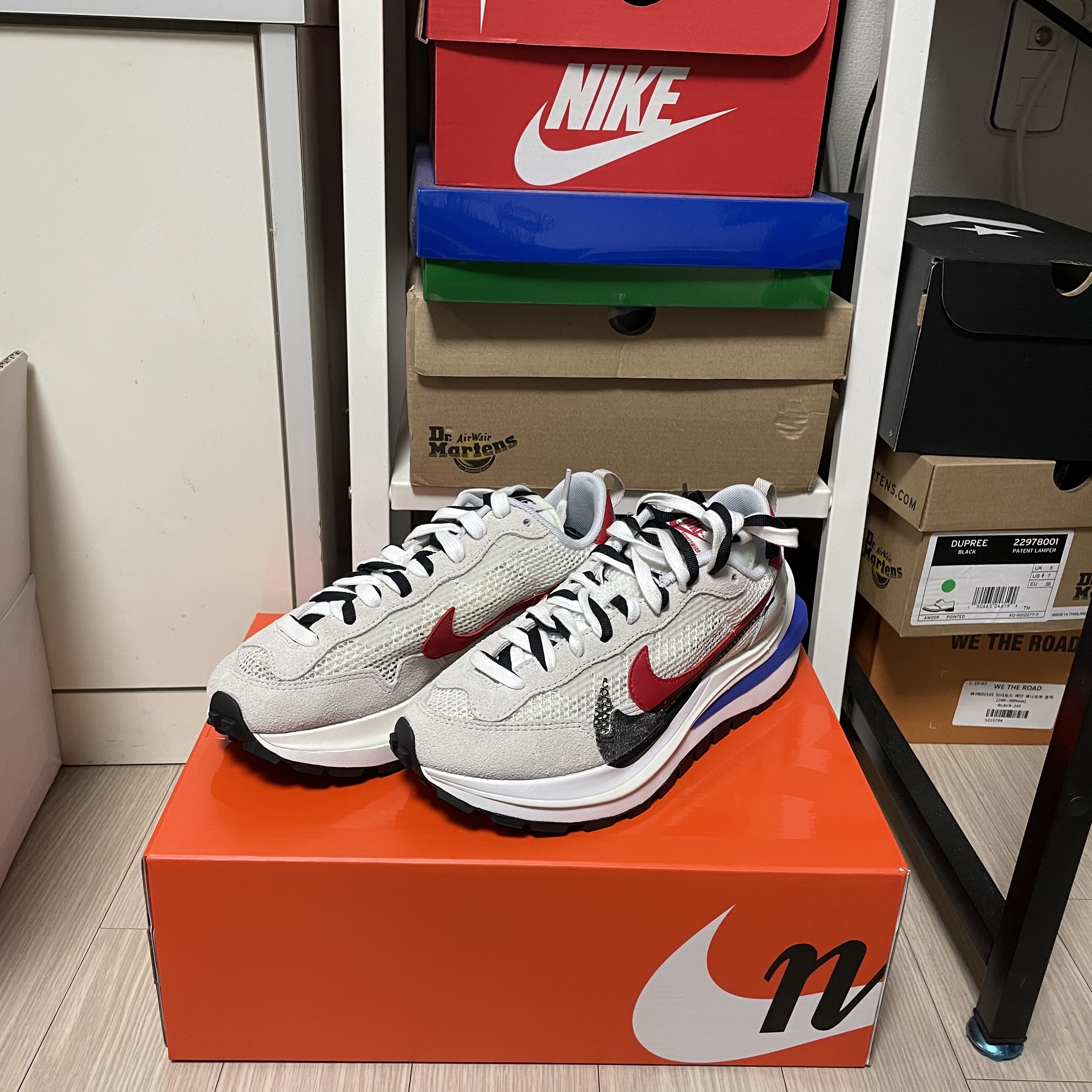 Nike x Sacai VaporWaffle Royal Fuchsia 착용 스타일