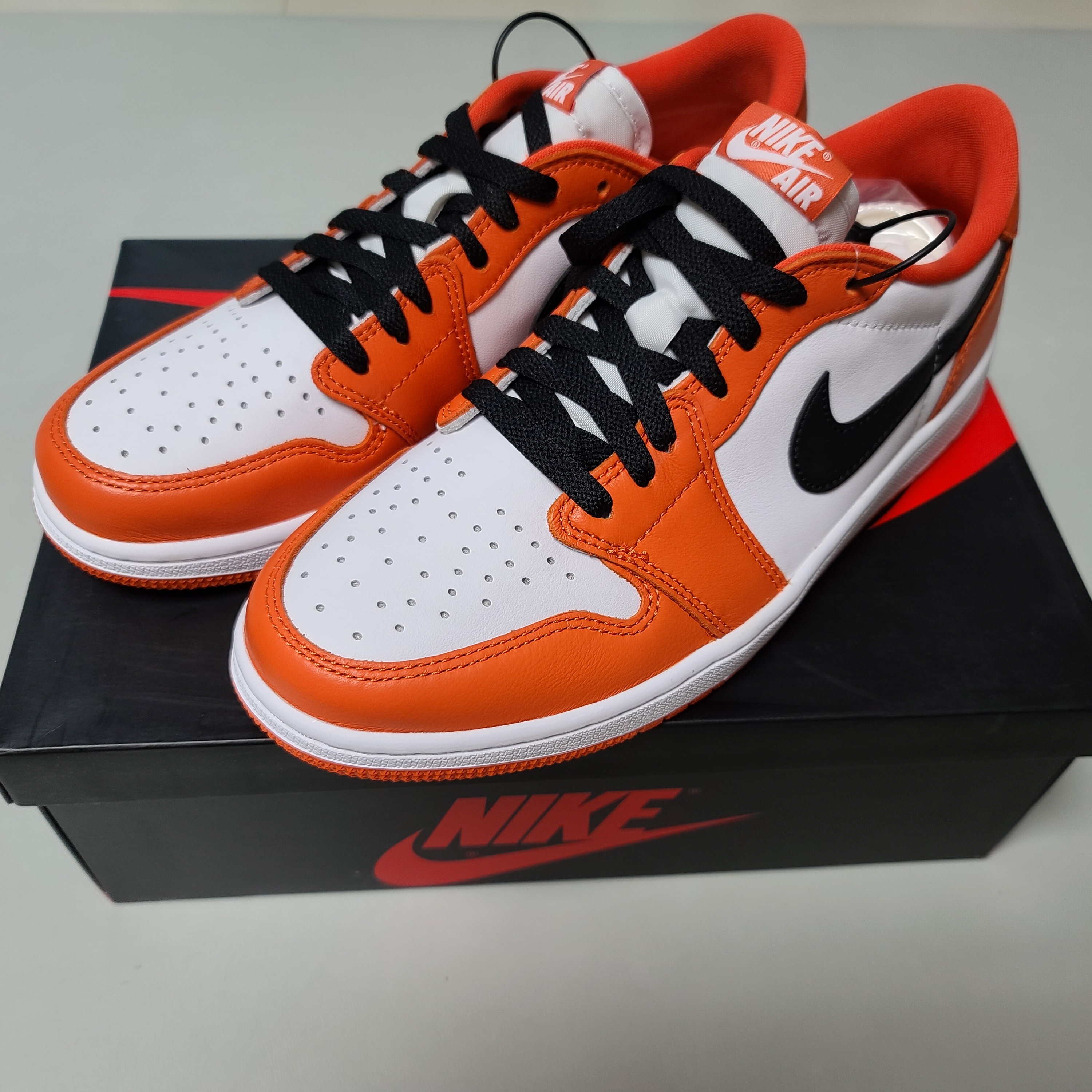 Jordan 1 Low OG Starfish 착용 스타일 - 1