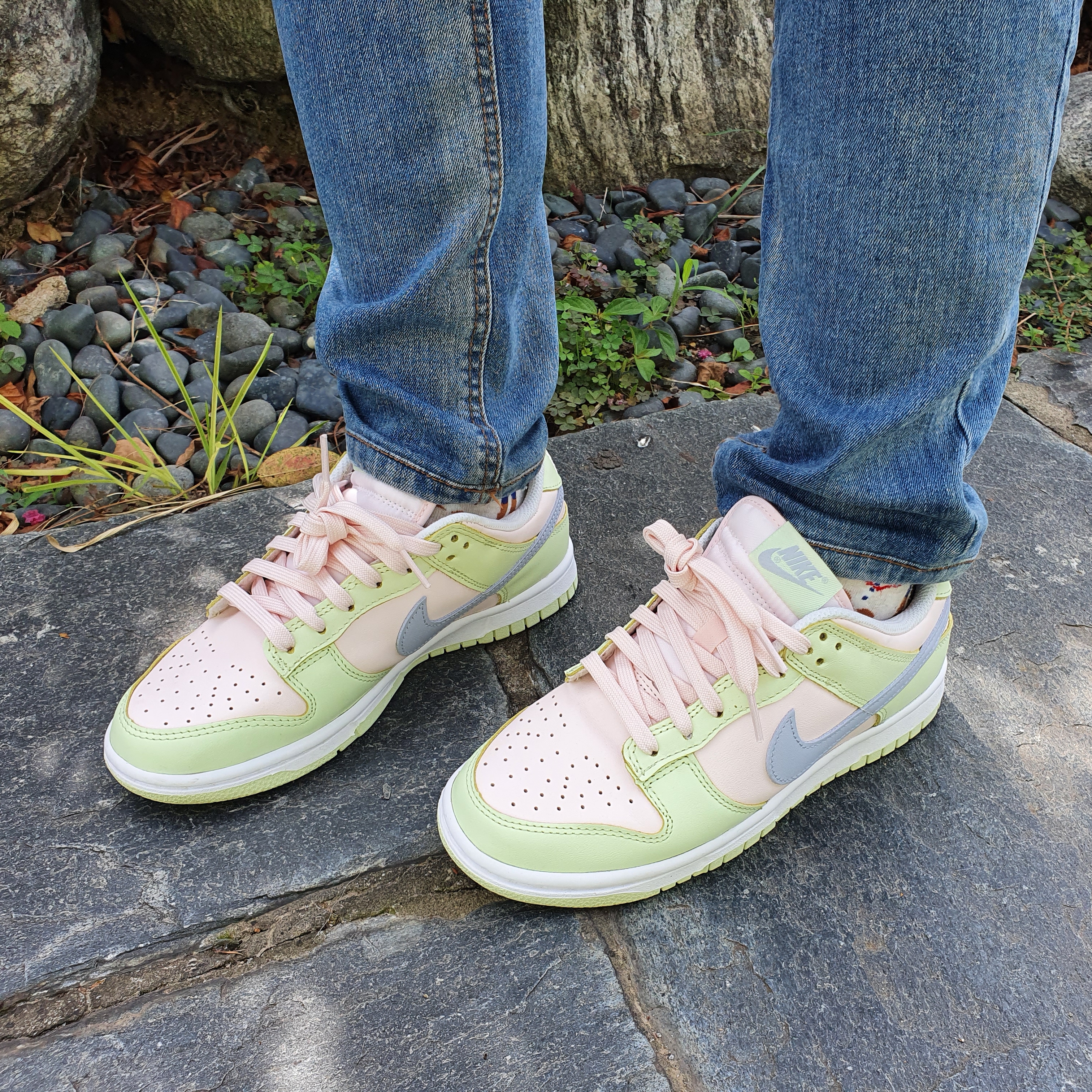 (W) Nike Dunk Low Light Soft Pink 착용 스타일 - 3