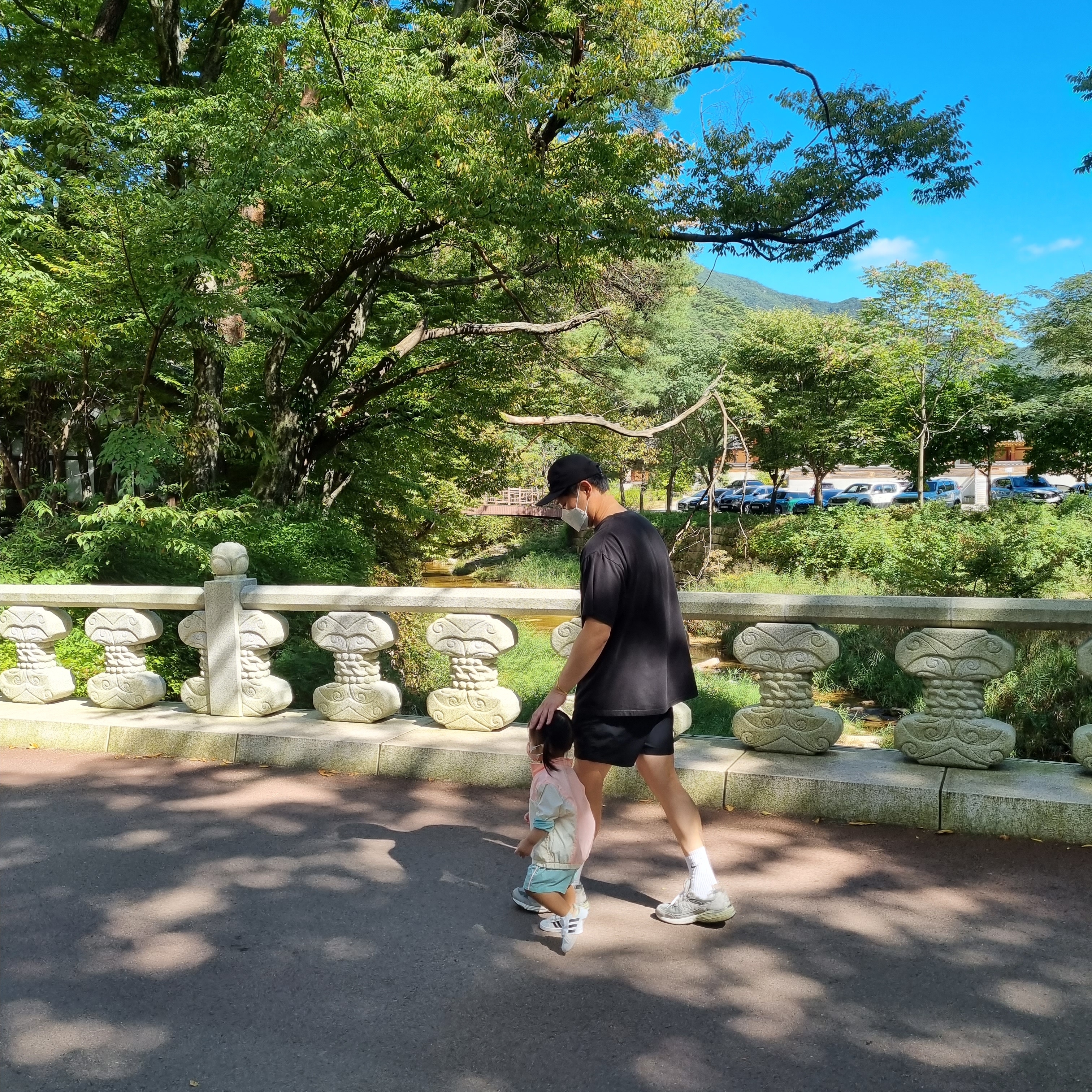 (W) New Balance 993 Made in USA Grey - B Standard, Palace Tri-Zooted Shakka T-Shirt Black - 20FW 착용 스타일 - 1