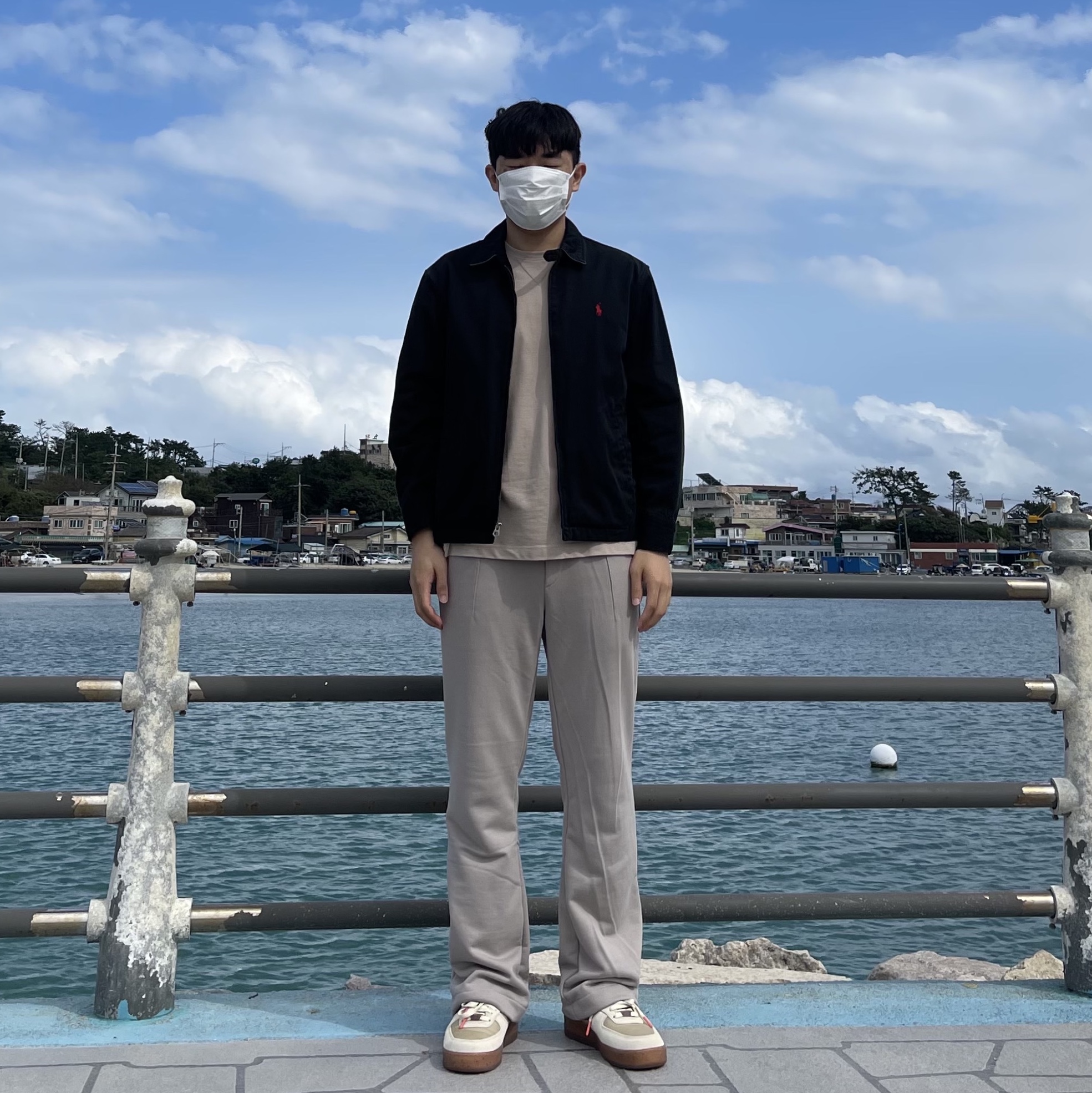 Nike Air Force 1 '07 LV8 Coffee 착용 스타일