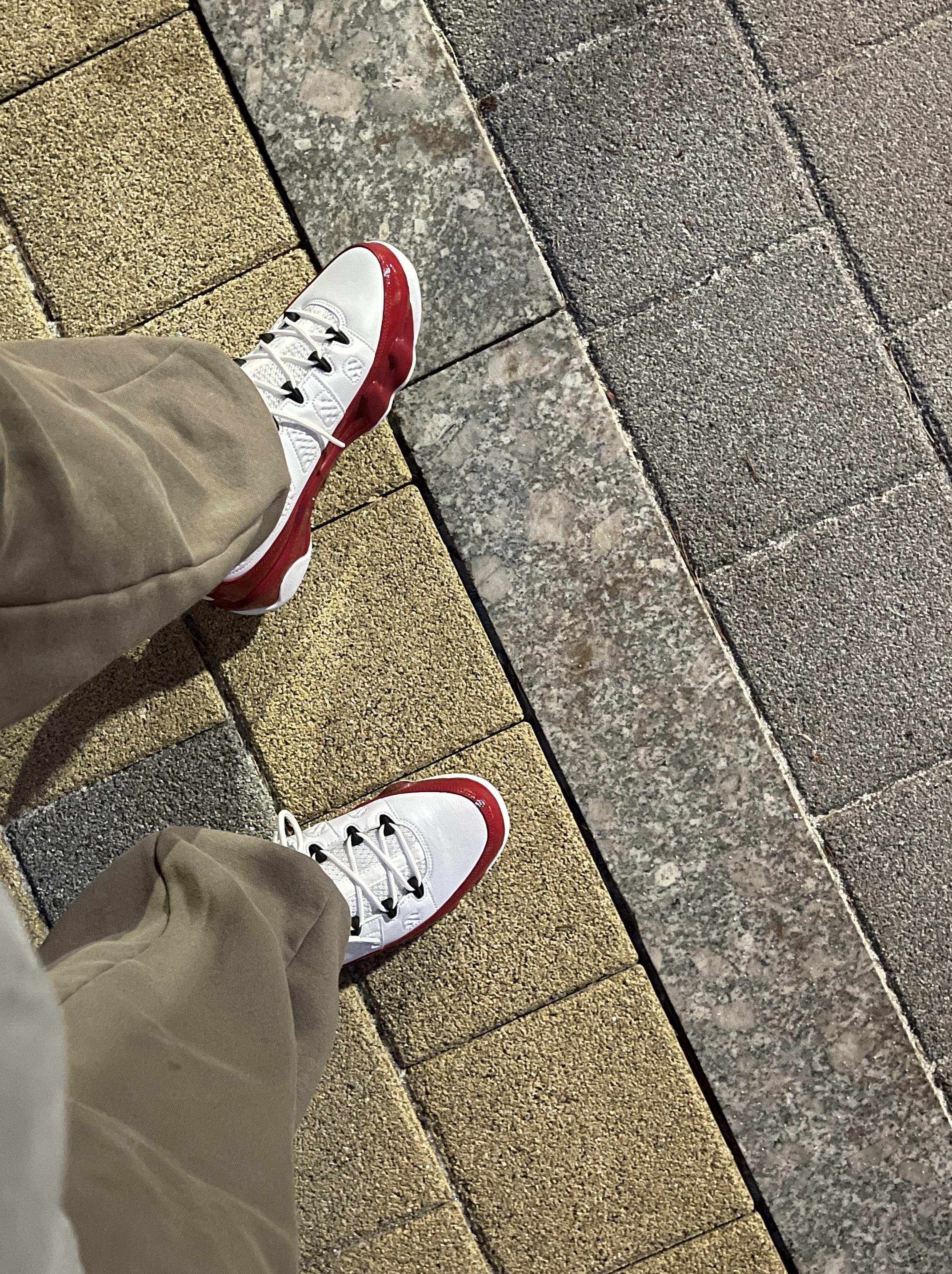 Jordan 9 Retro White Gym Red 착용 스타일