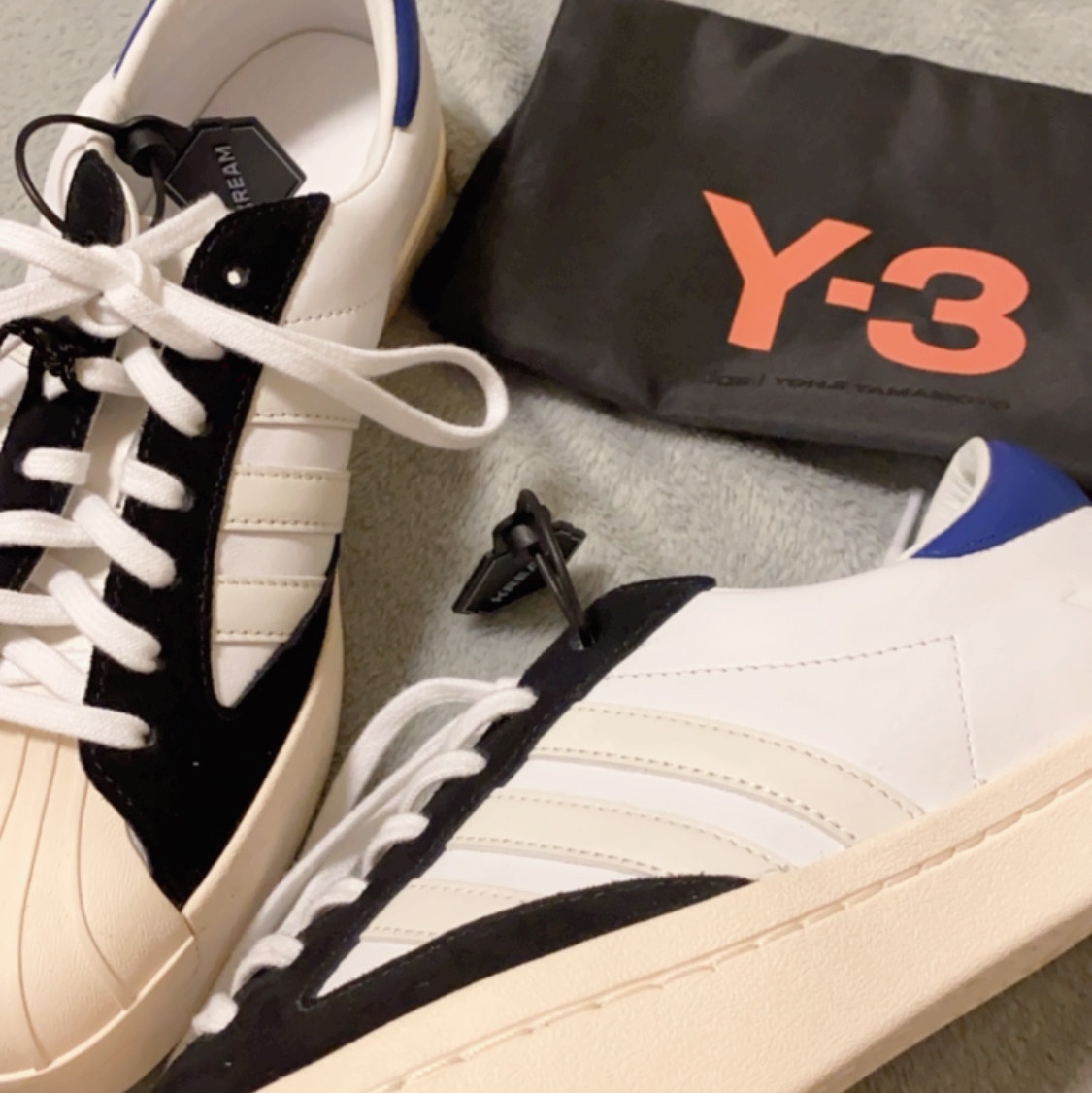 Y-3 Yohji Star Cloud White Bold Blue 착용 스타일 - 2