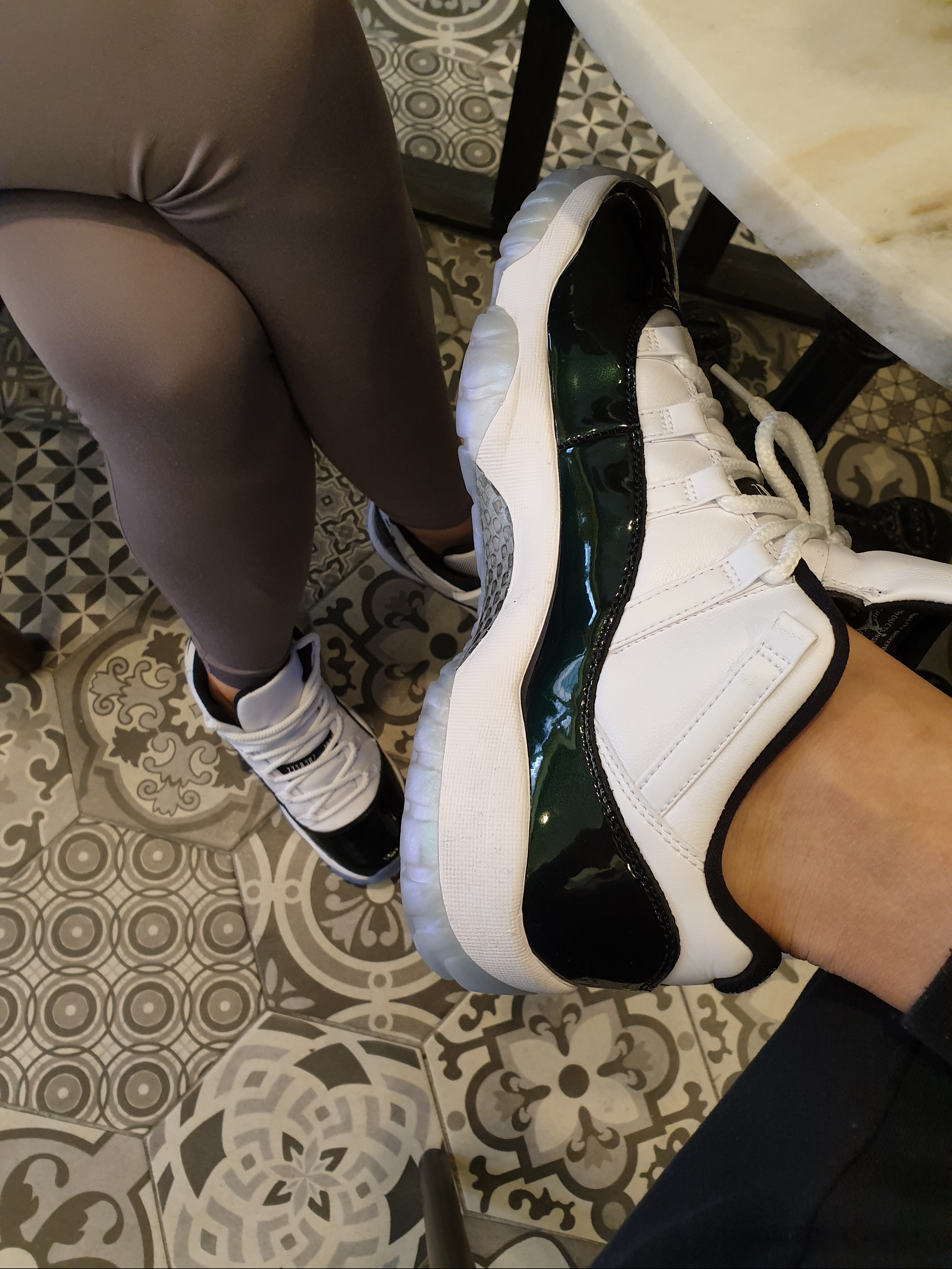 Jordan 11 Retro Low Iridescent, (GS) Jordan 11 Retro Concord 2018 착용 스타일