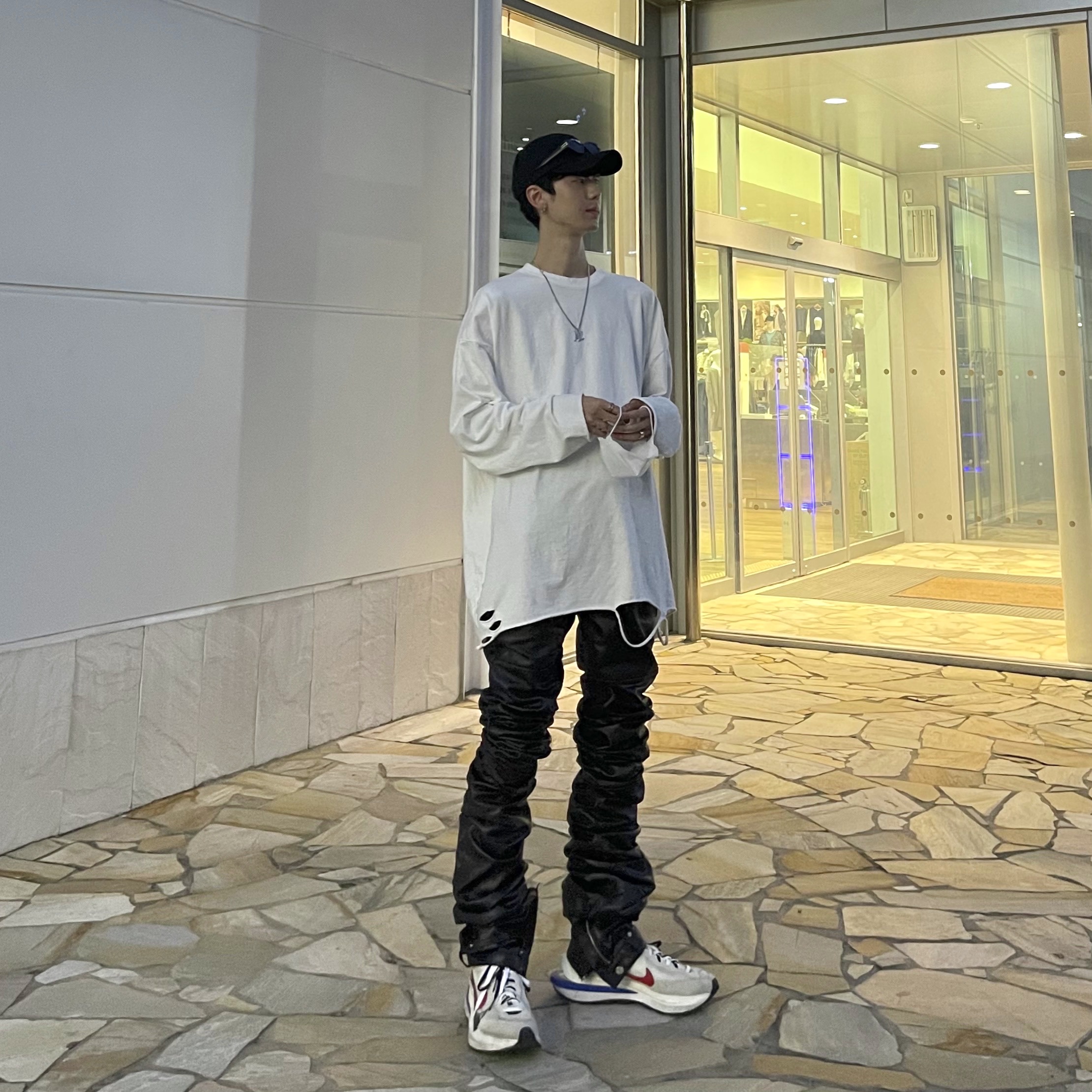 Nike x Sacai VaporWaffle Royal Fuchsia 착용 스타일