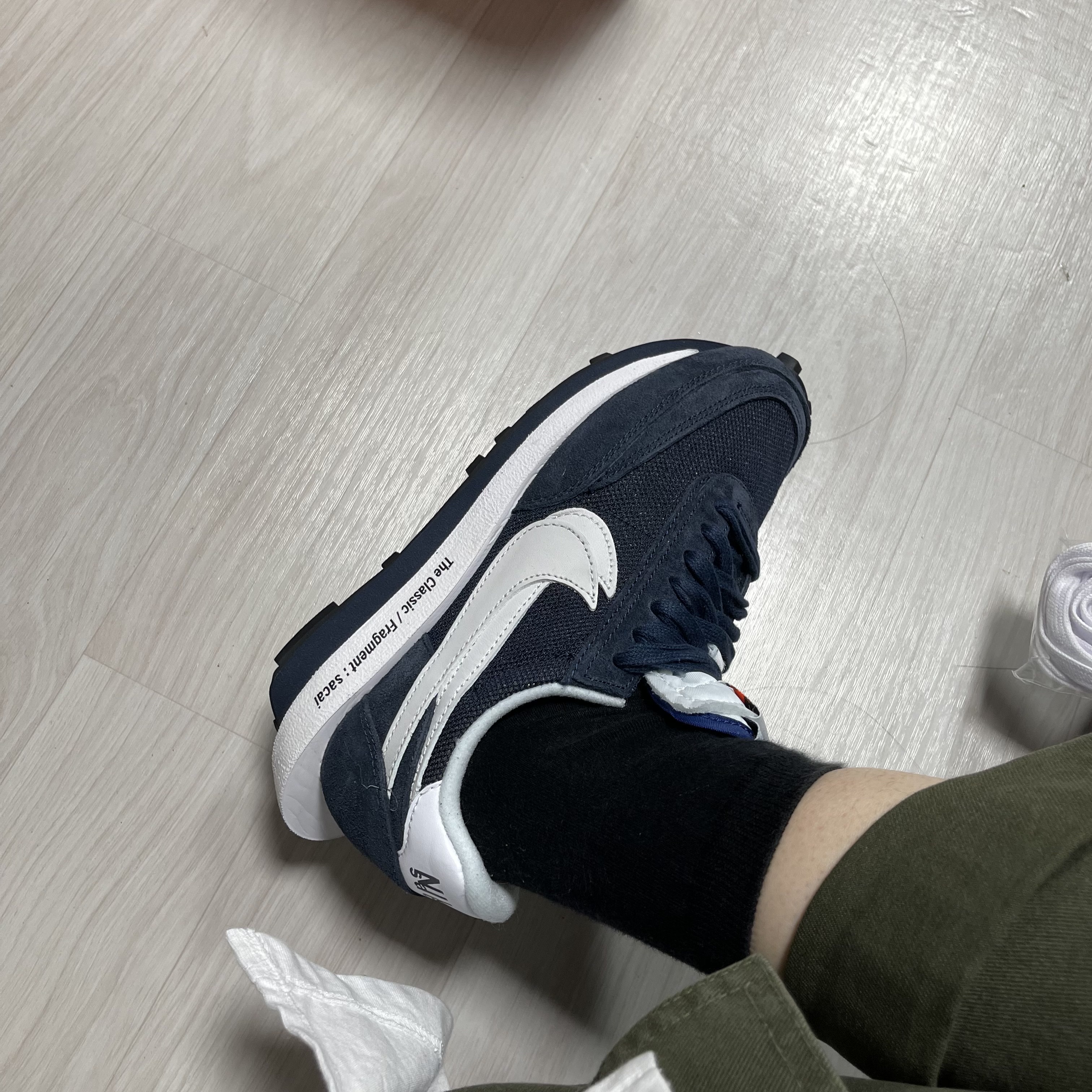 Nike x Sacai x Fragment LDWaffle Blackened Blue 착용 스타일 - 4