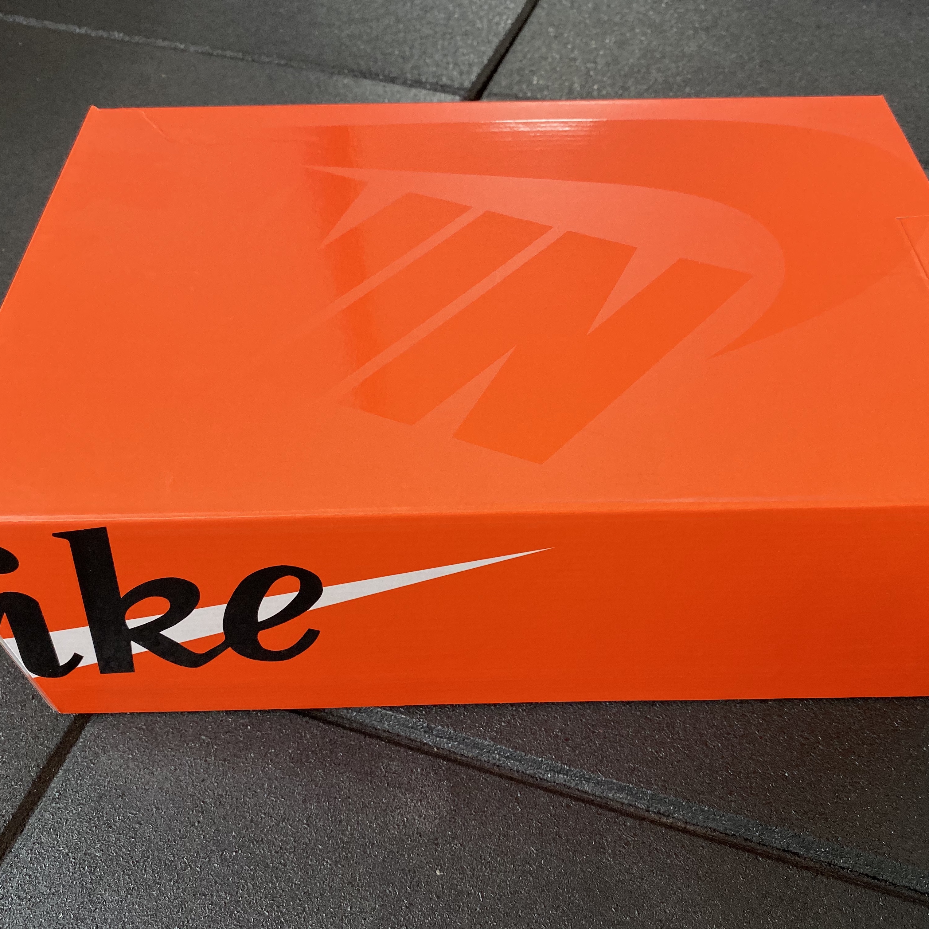 Palace Shell Out Joggers Grey - 21SS, Nike x Sacai x Clot LDWaffle Orange Blaze 착용 스타일 - 2