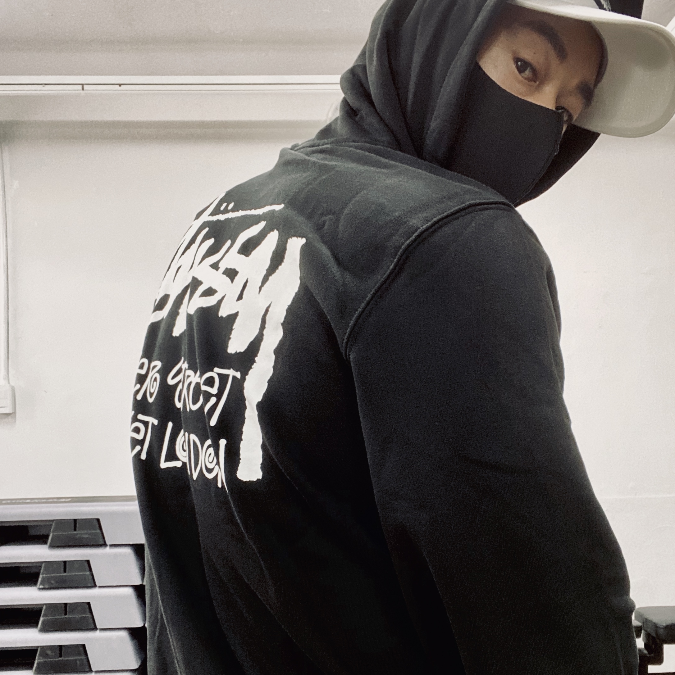 Stussy Stock DSM London Hoodie Black 2021 착용 스타일 - 1