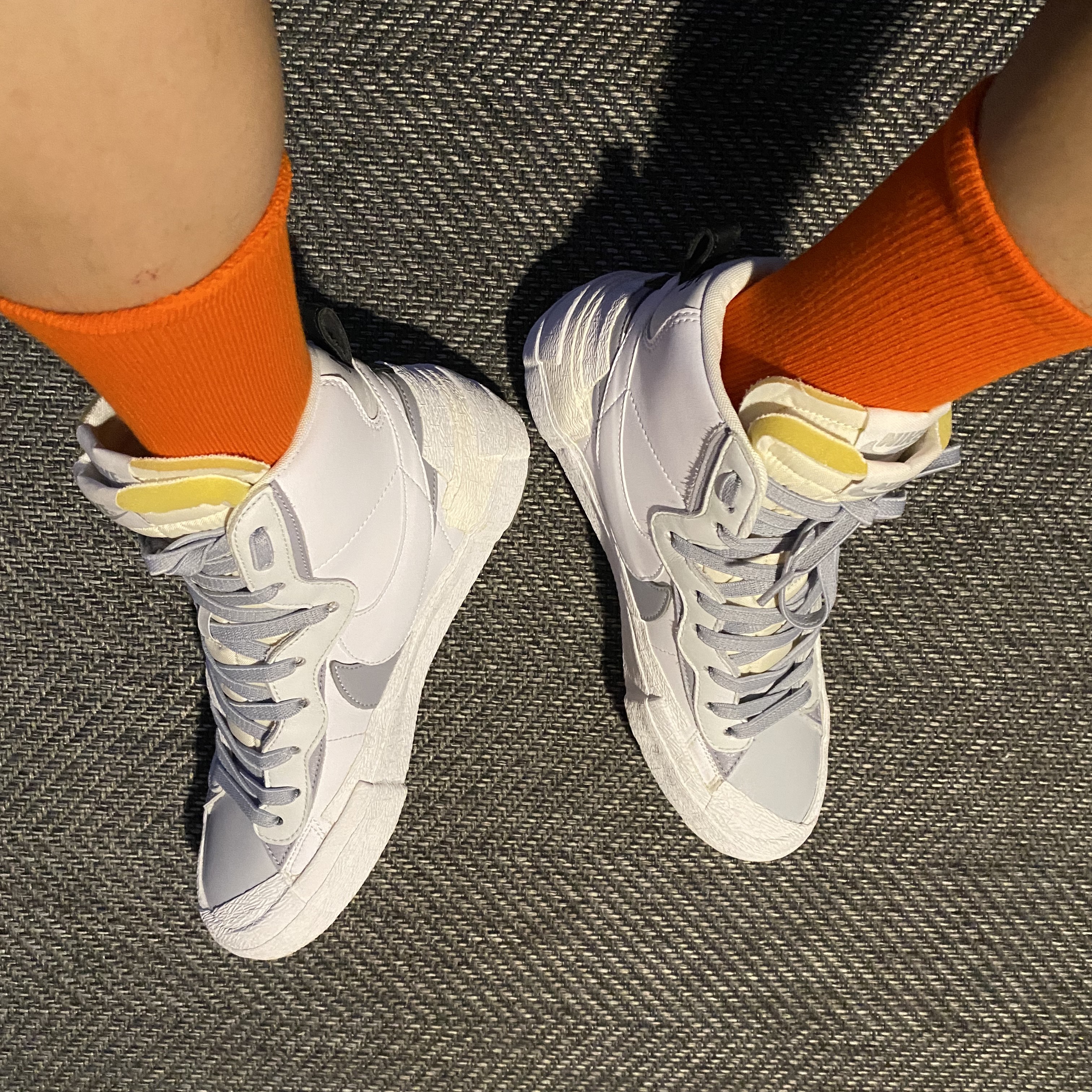 Nike x Sacai Blazer Mid White Grey 착용 스타일 - 1