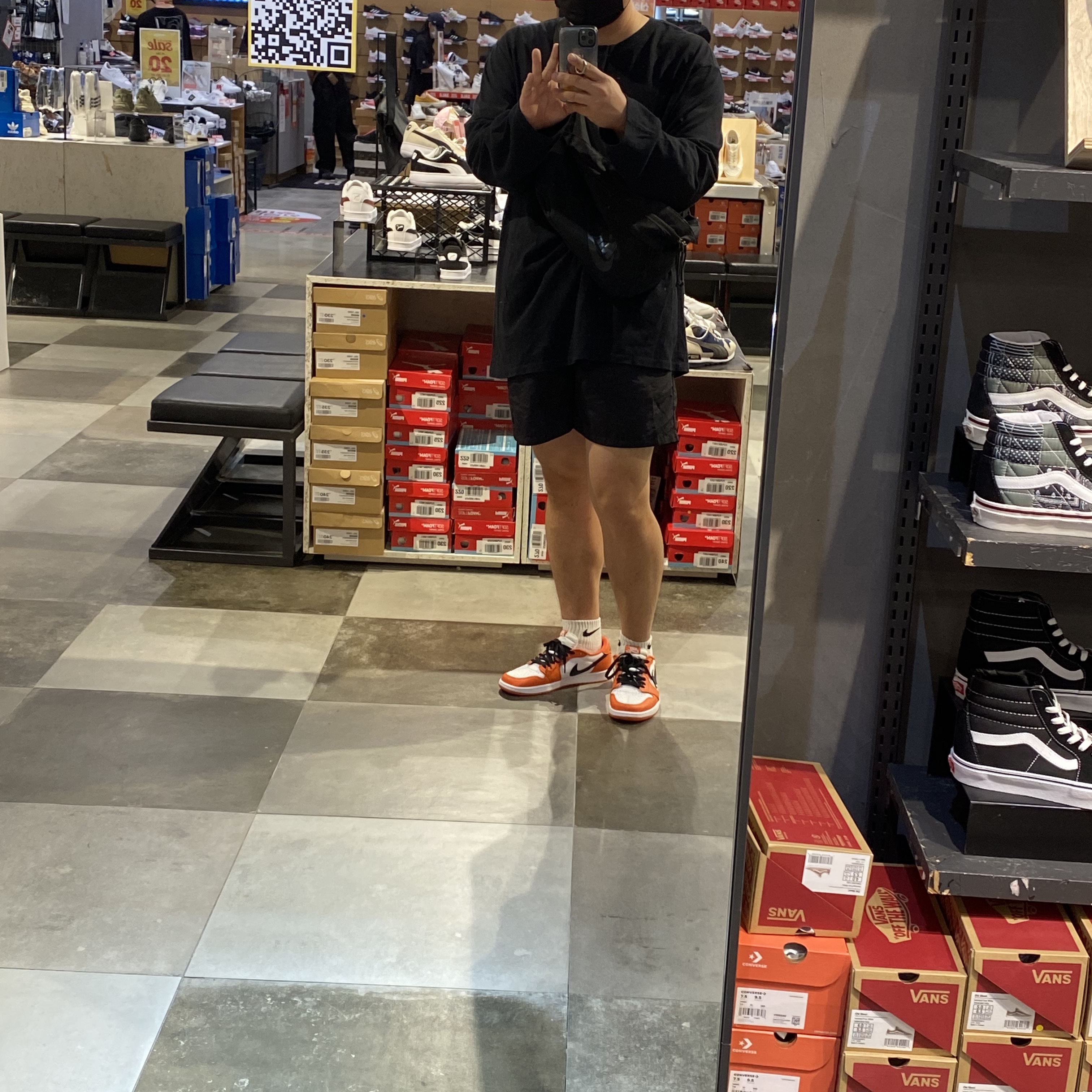Jordan 1 Low OG Starfish, Essentials Long Sleeve T-Shirt Black - 21SS 착용 스타일 - 1