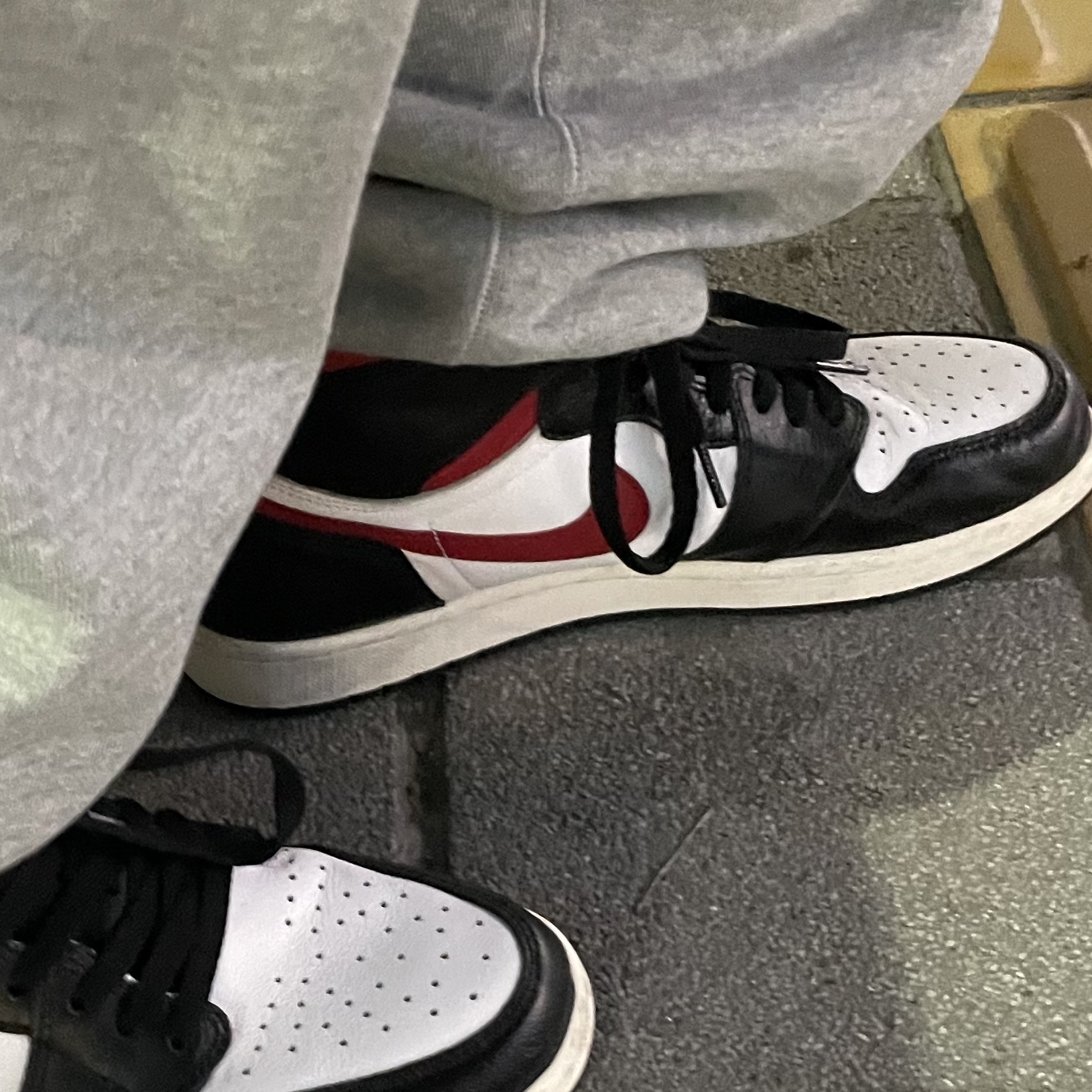Jordan 1 Retro High OG Gym Red 착용 스타일 - 2