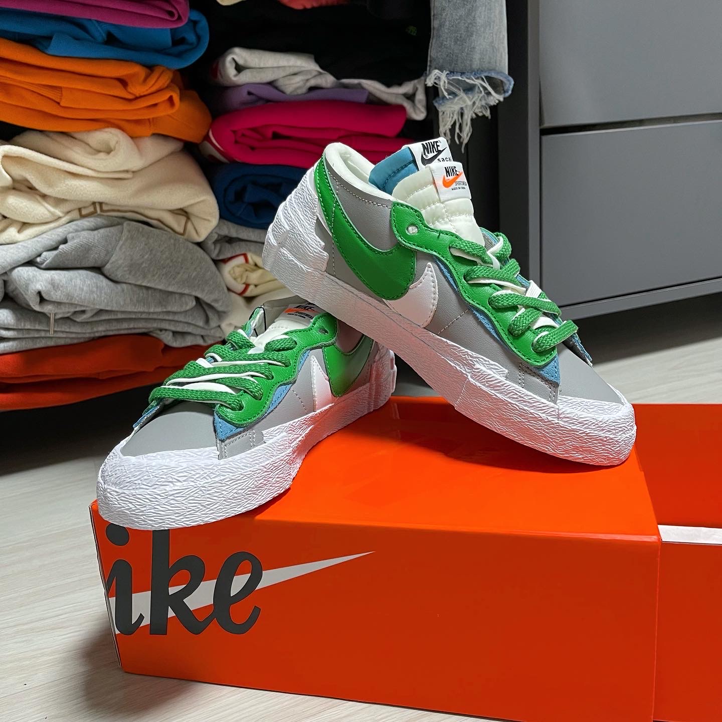 Nike x Sacai Blazer Low Classic Green 착용 스타일 - 1