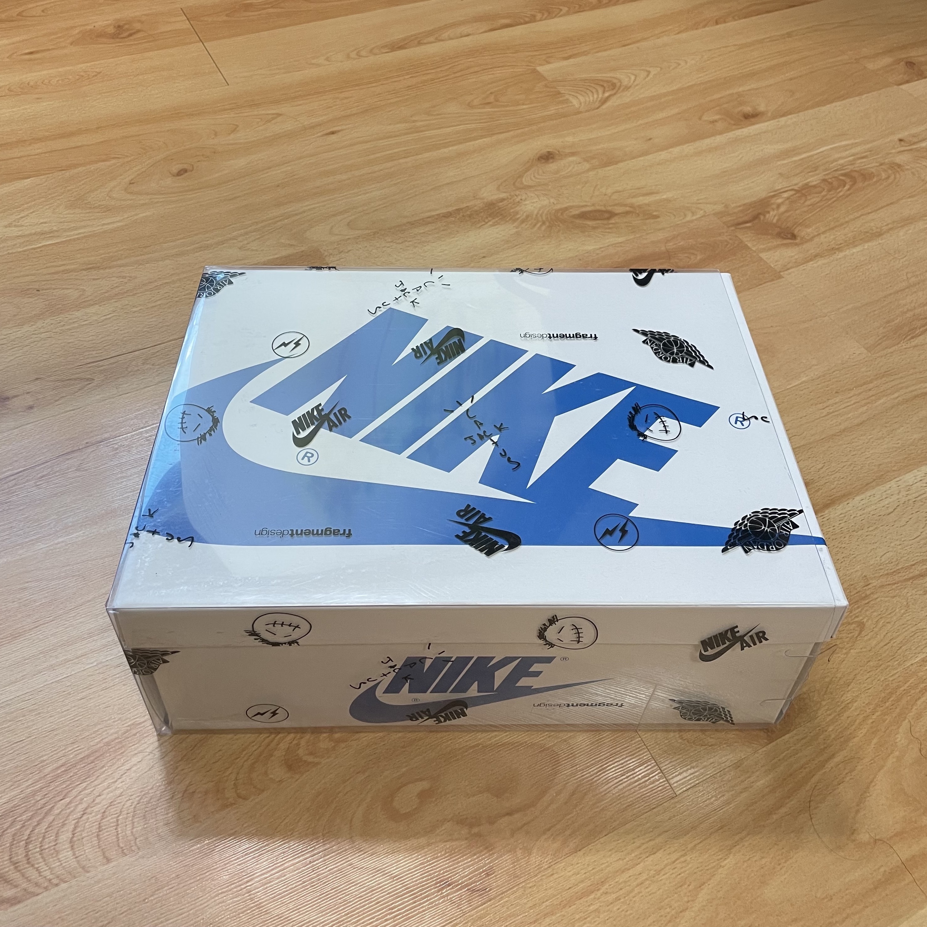 Jordan 1 x Travis Scott x Fragment Retro Low OG SP Military Blue 착용 스타일 - 1